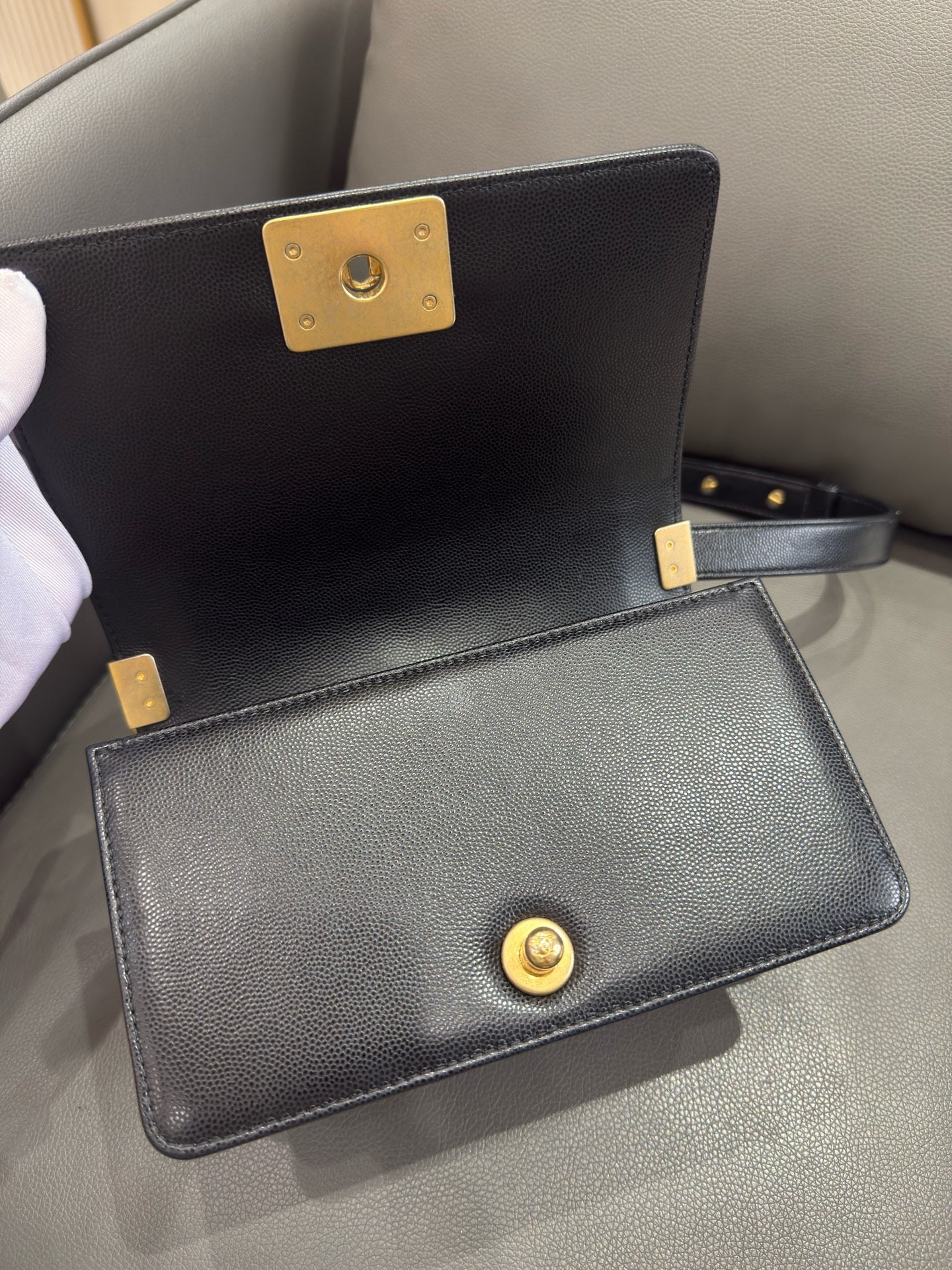 Chanel - Boy Bag - Caviar leather - Black - (Small)