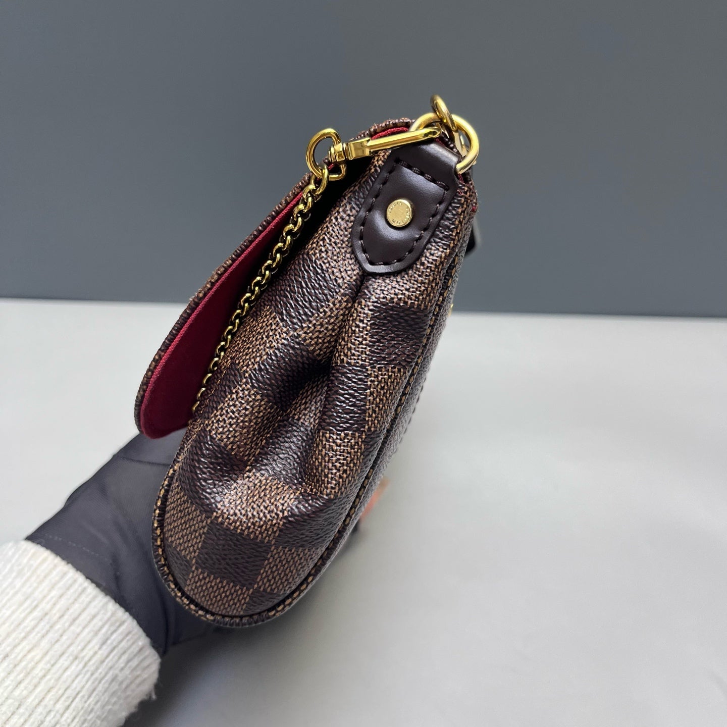 Louis Vuitton - Favorite - Damier Ebene coated canvas with cowhide leather trim and fabric lining - Brown - (small)