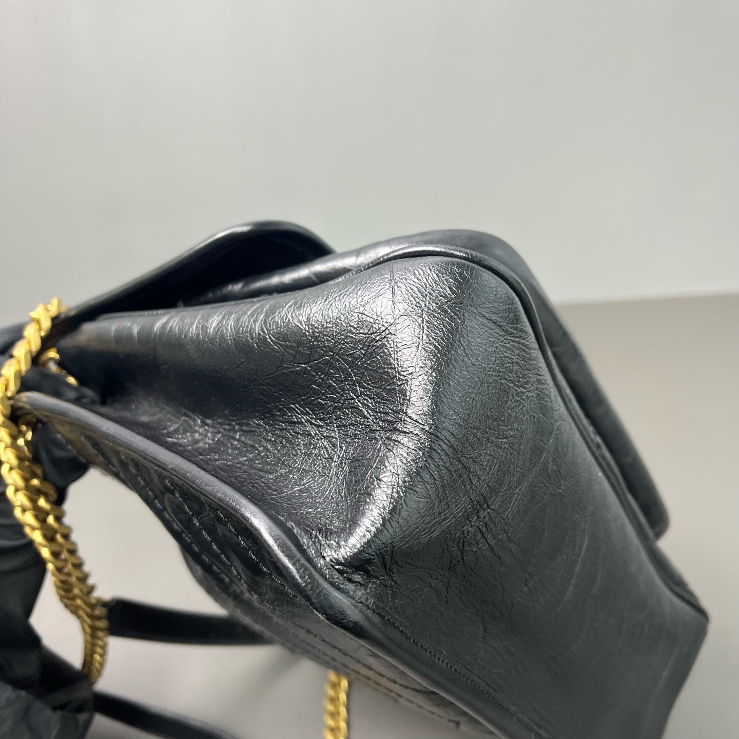 Saint Laurent - Niki Medium D-buckle - Oiled wax leather - Black - (small)