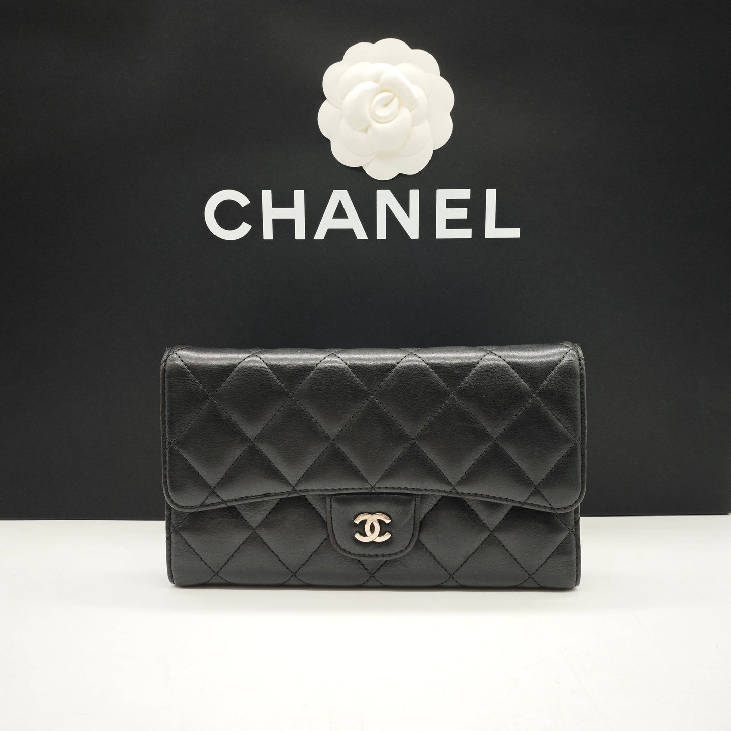 Chanel - Classic Flap Long Wallet - Lambskin leather - Black - (Medium)