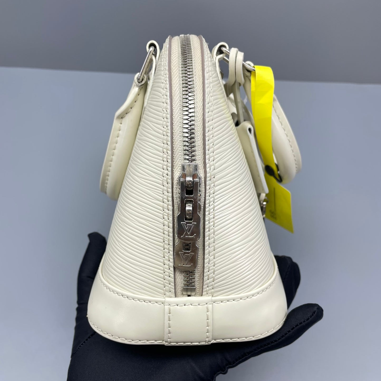 Louis Vuitton - Alma BB - Epi leather - White - (mini)