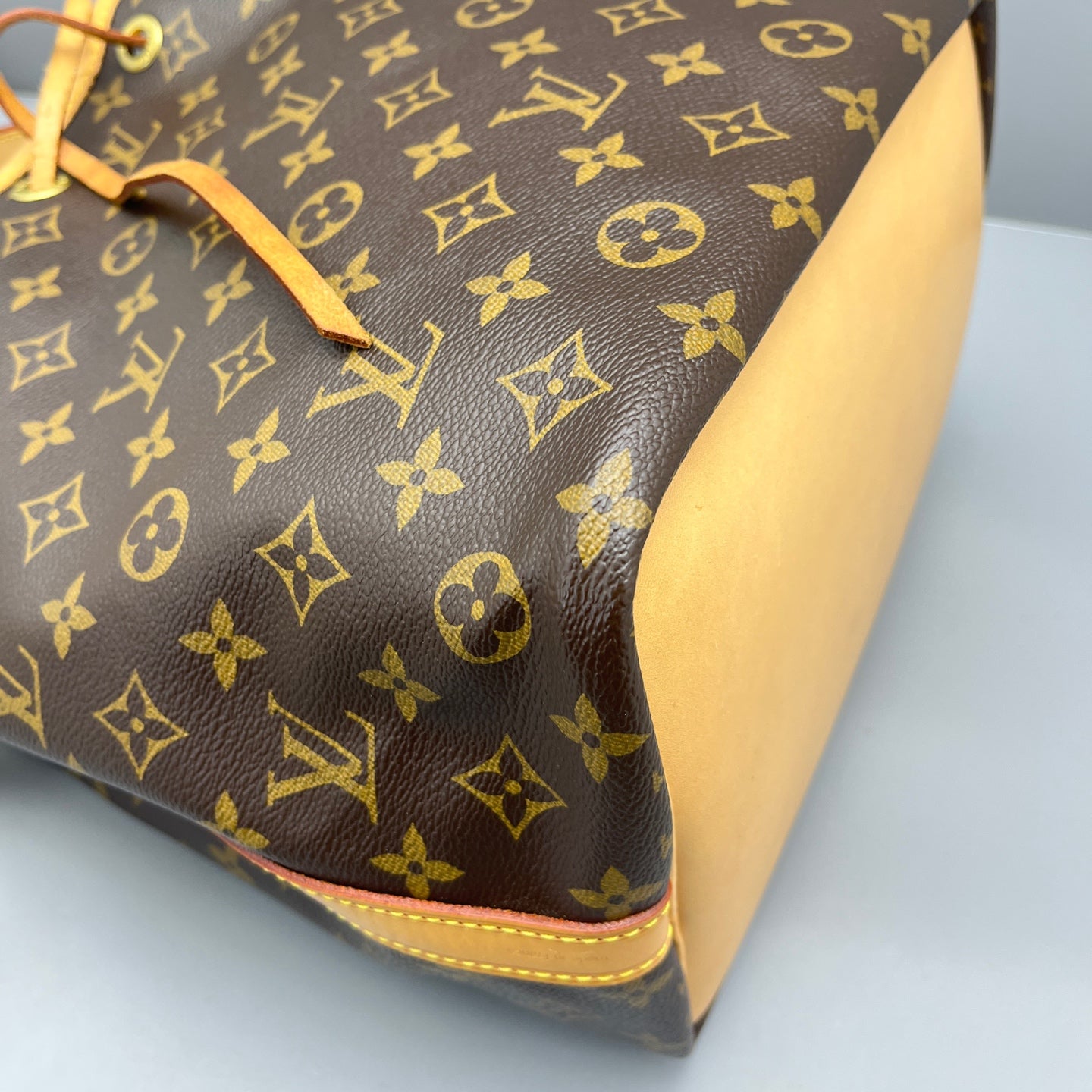 Louis Vuitton - Noe - Monogram coated canvas and Vachetta leather - Brown - (Medium)