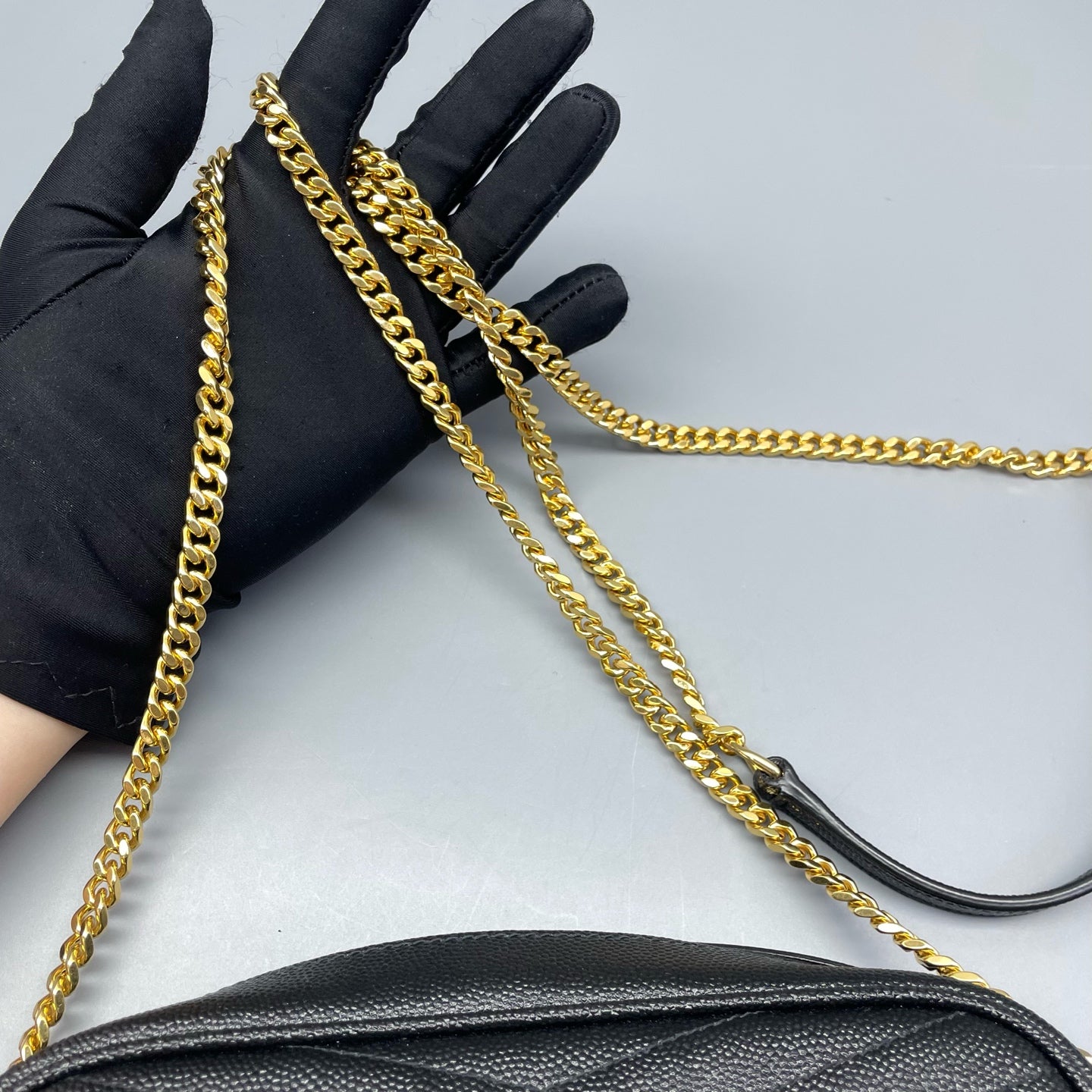 Saint Laurent - Lou Camera Bag - Grained Calfskin Leather - Black with Gold-Tone Hardware - (mini)