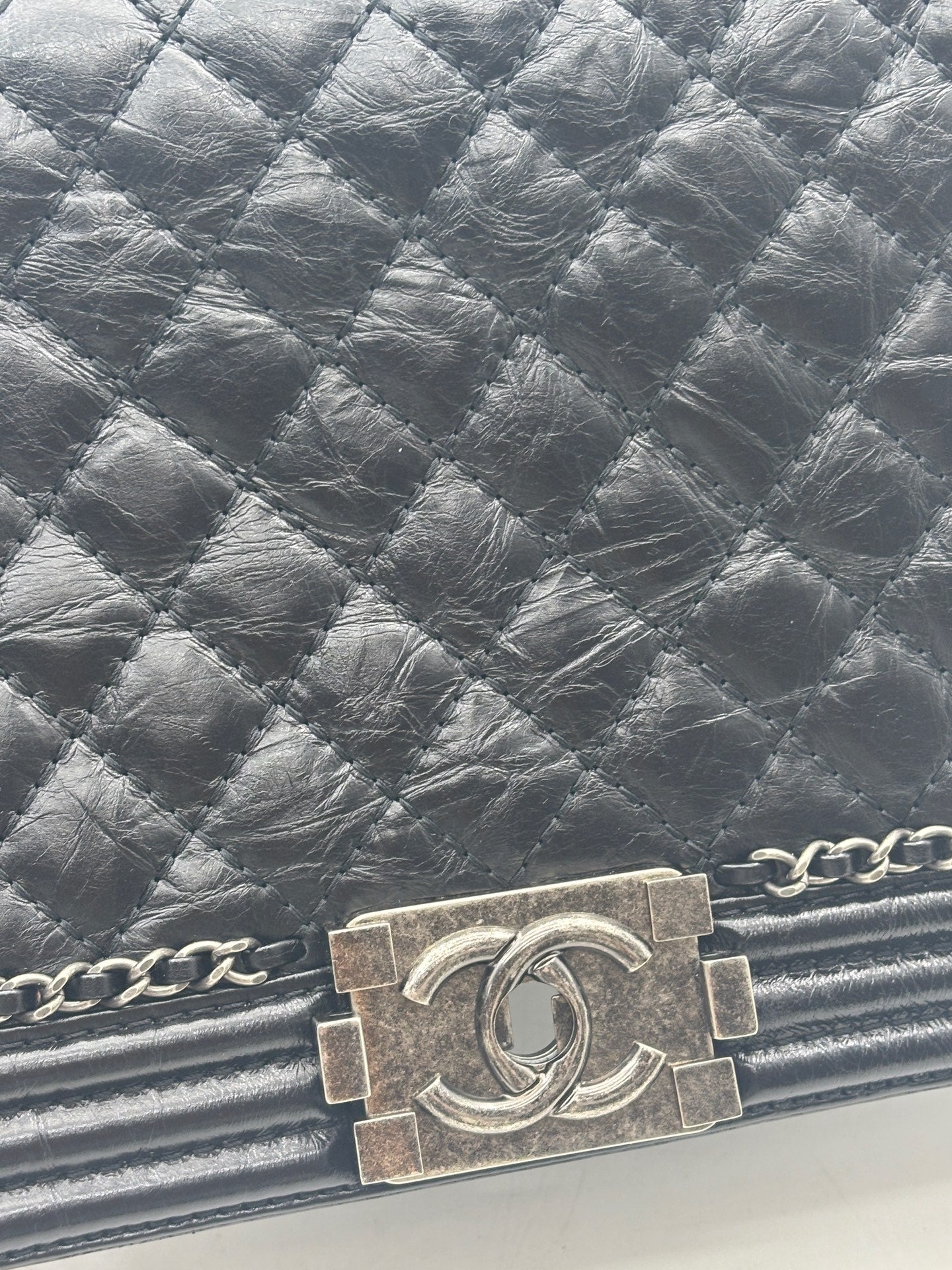 Chanel - Boy Bag - Aged calfskin leather - Black - (Medium)