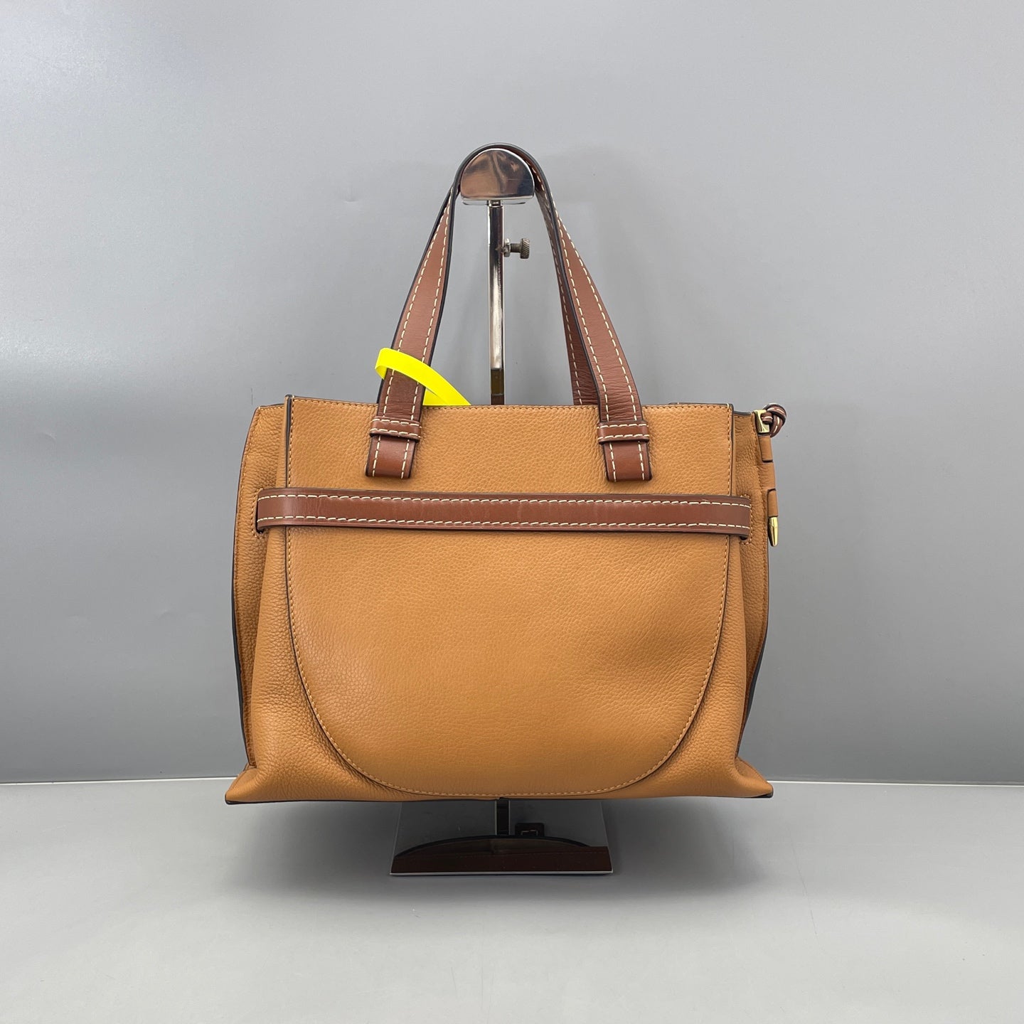 Loewe - Gate Handbag - Grained calfskin leather with smooth calfskin trim - Caramel - (Medium)