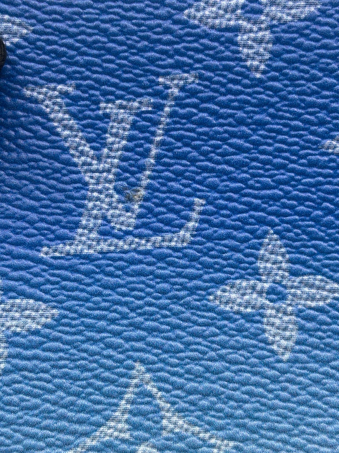 Louis Vuitton - Soft Trunk Clouds - Synthetic - Blue - (medium)
