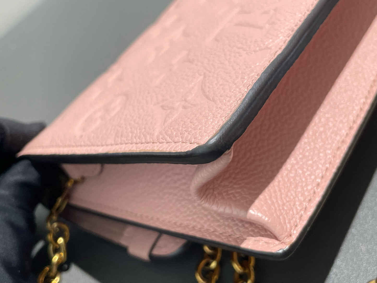 Louis Vuitton - Vavin WOC - Leather - Pink - (mini)