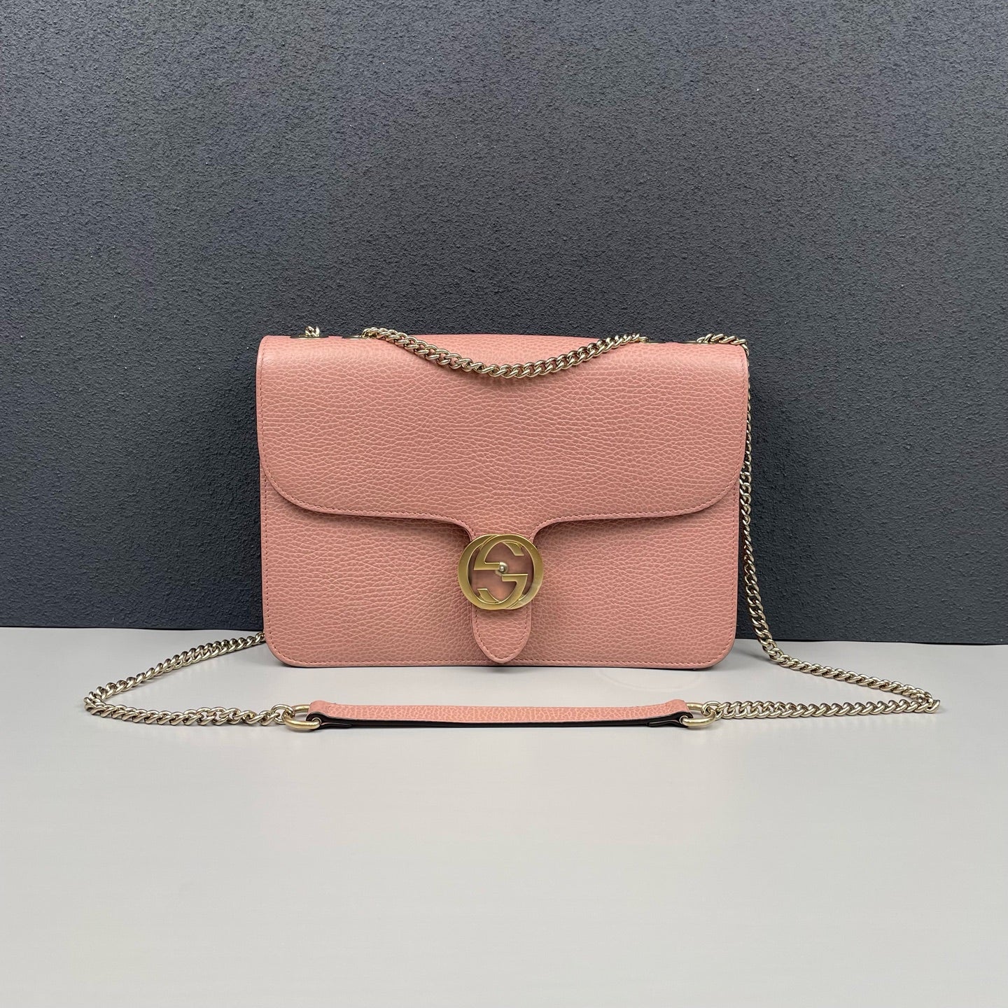 Gucci - Interlocking G Chain Shoulder Bag - Grained leather - Pink - (small)