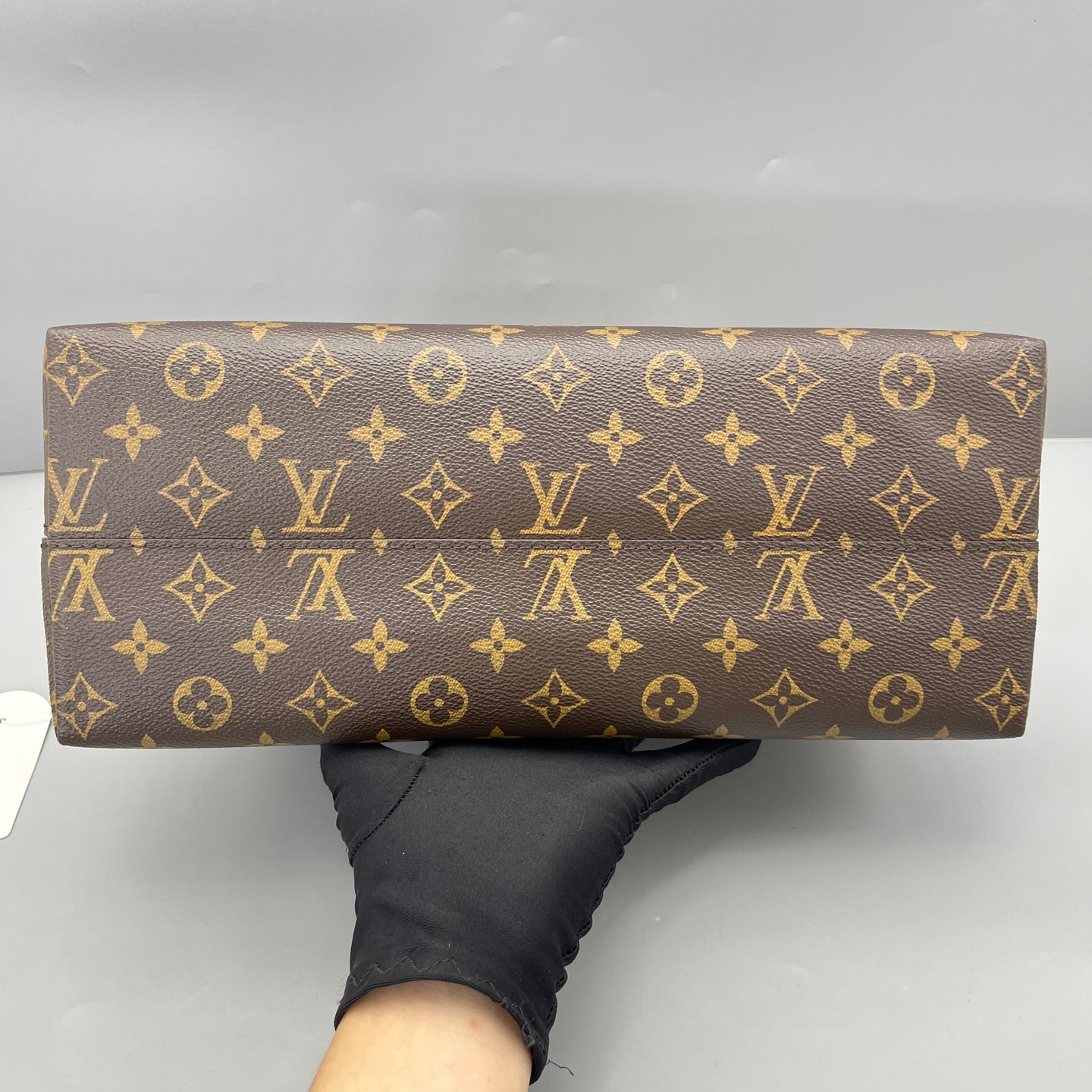 Louis Vuitton - One Handle Flap Bag - Monogram coated canvas and smooth cowhide leather - Brown and Black with Gold-Tone Hardware - (small)