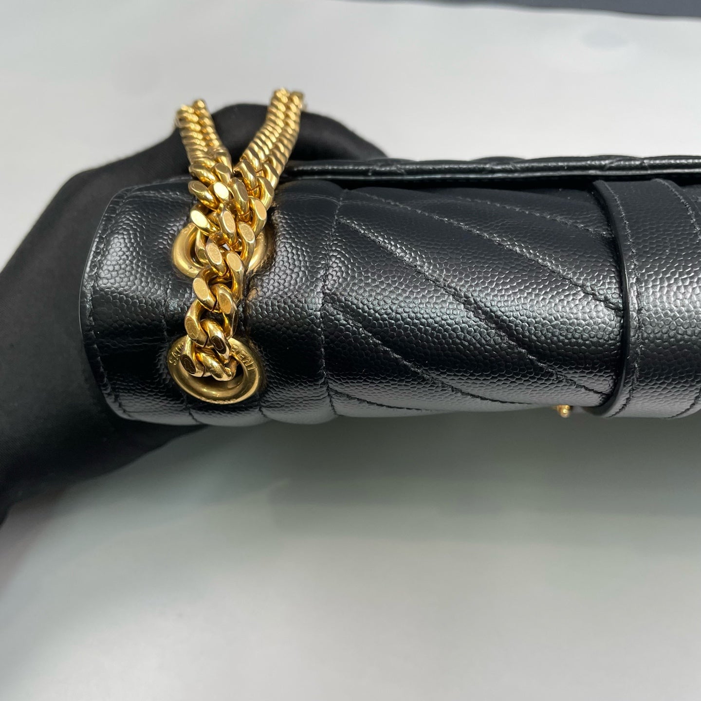 Saint Laurent - Envelope Chain Bag - Caviar cowhide leather - Black with Gold-Tone Hardware - (medium)