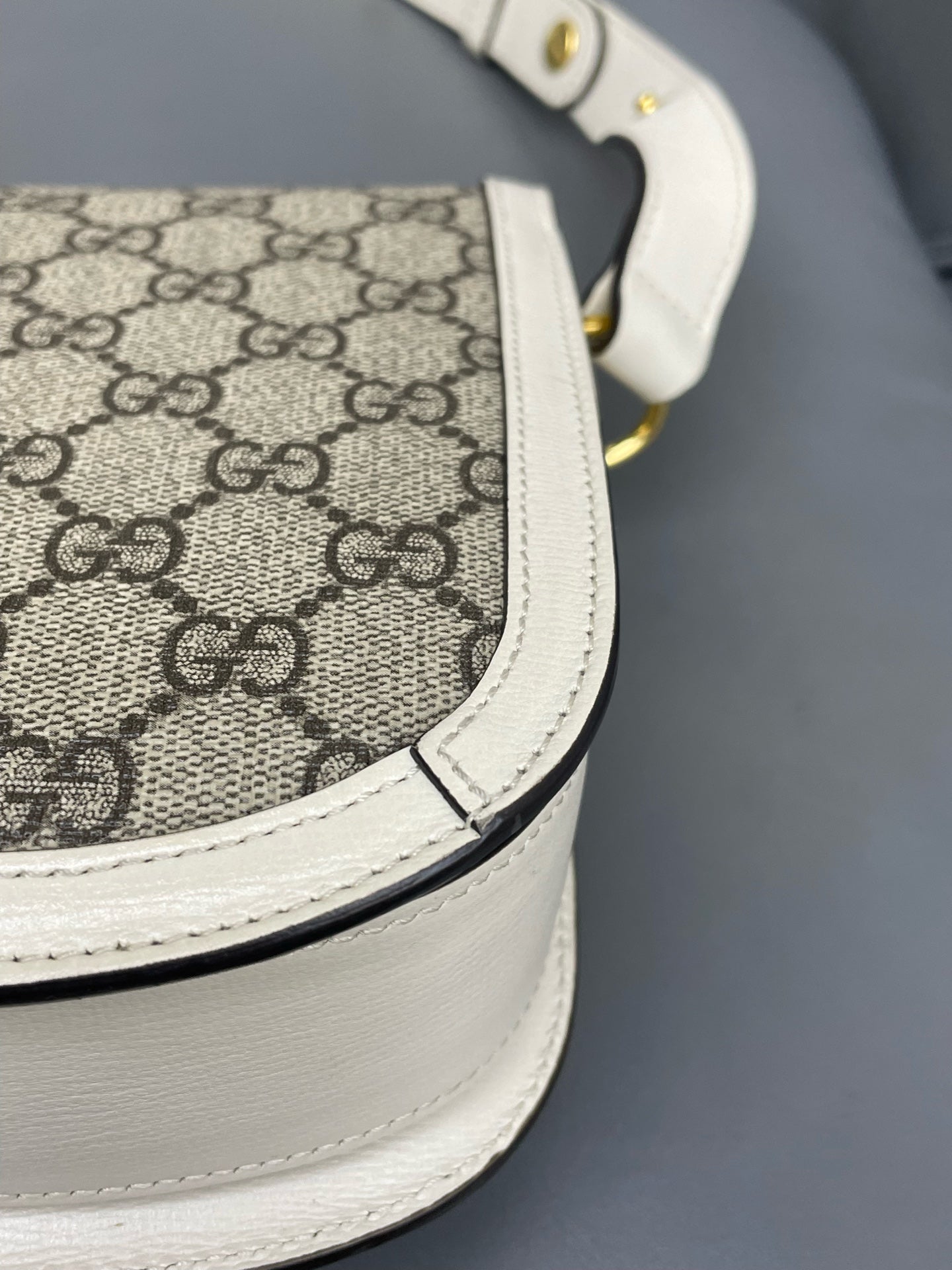 Gucci - 1955 Horsebit Shoulder Bag - GG Supreme Canvas with Leather Trim - White with Beige/Ebony Accents - (Medium)