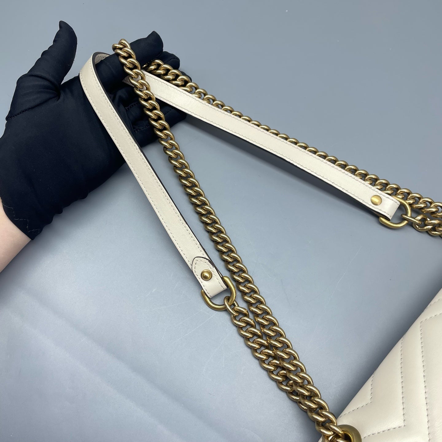 Gucci - GG Marmont Matelassé Small Shoulder Bag 2.0 - Calfskin leather - White with Gold-Tone Hardware - (small)