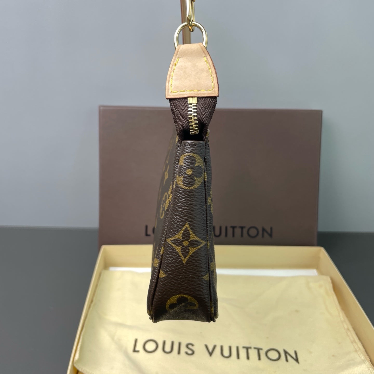 Louis Vuitton - Pochette Accessoires Monogram - Monogram coated canvas - Brown - (mini)