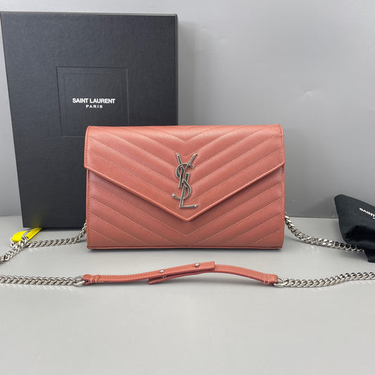 Saint Laurent - Monogram Matelassé Envelope Chain Wallet - Grained leather - Pink - (medium)