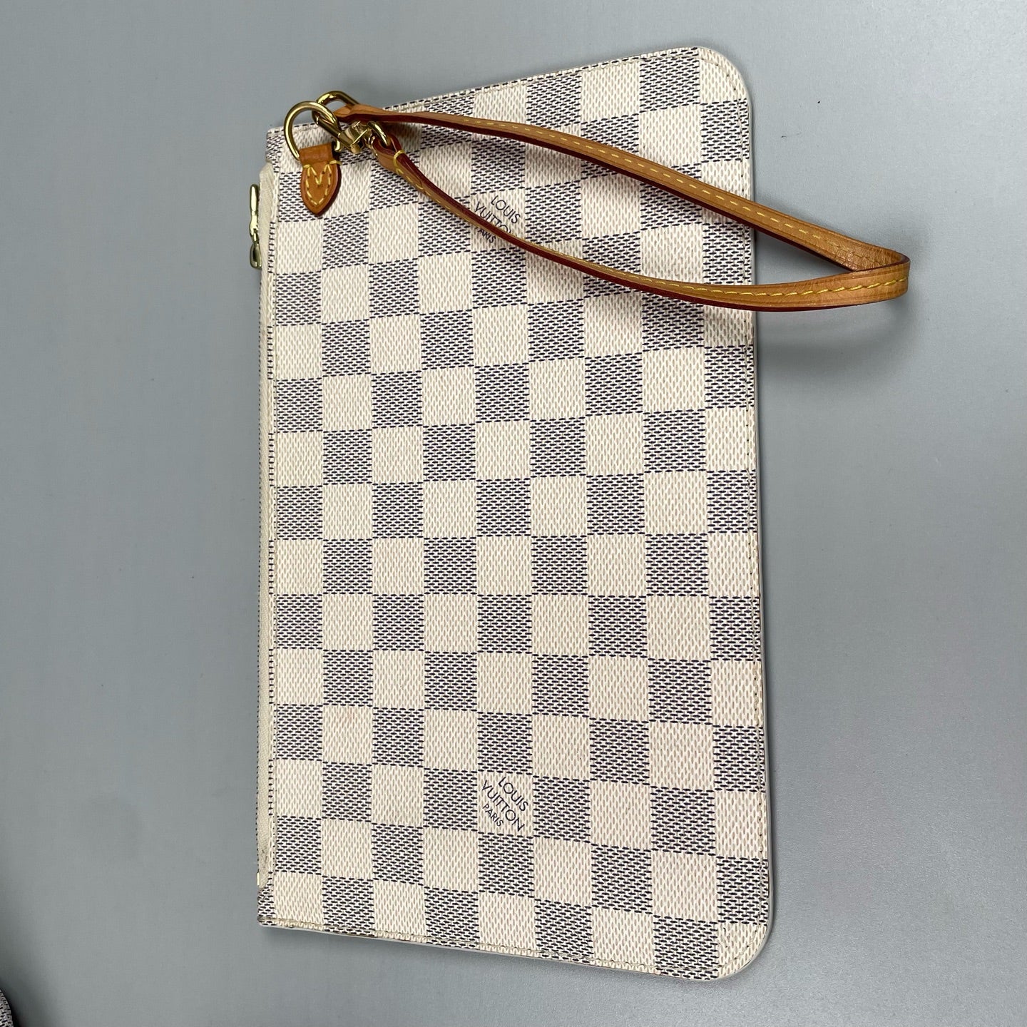 Louis Vuitton - Neverfull MM - Damier Azur coated canvas with natural cowhide leather trim - White - (Medium)