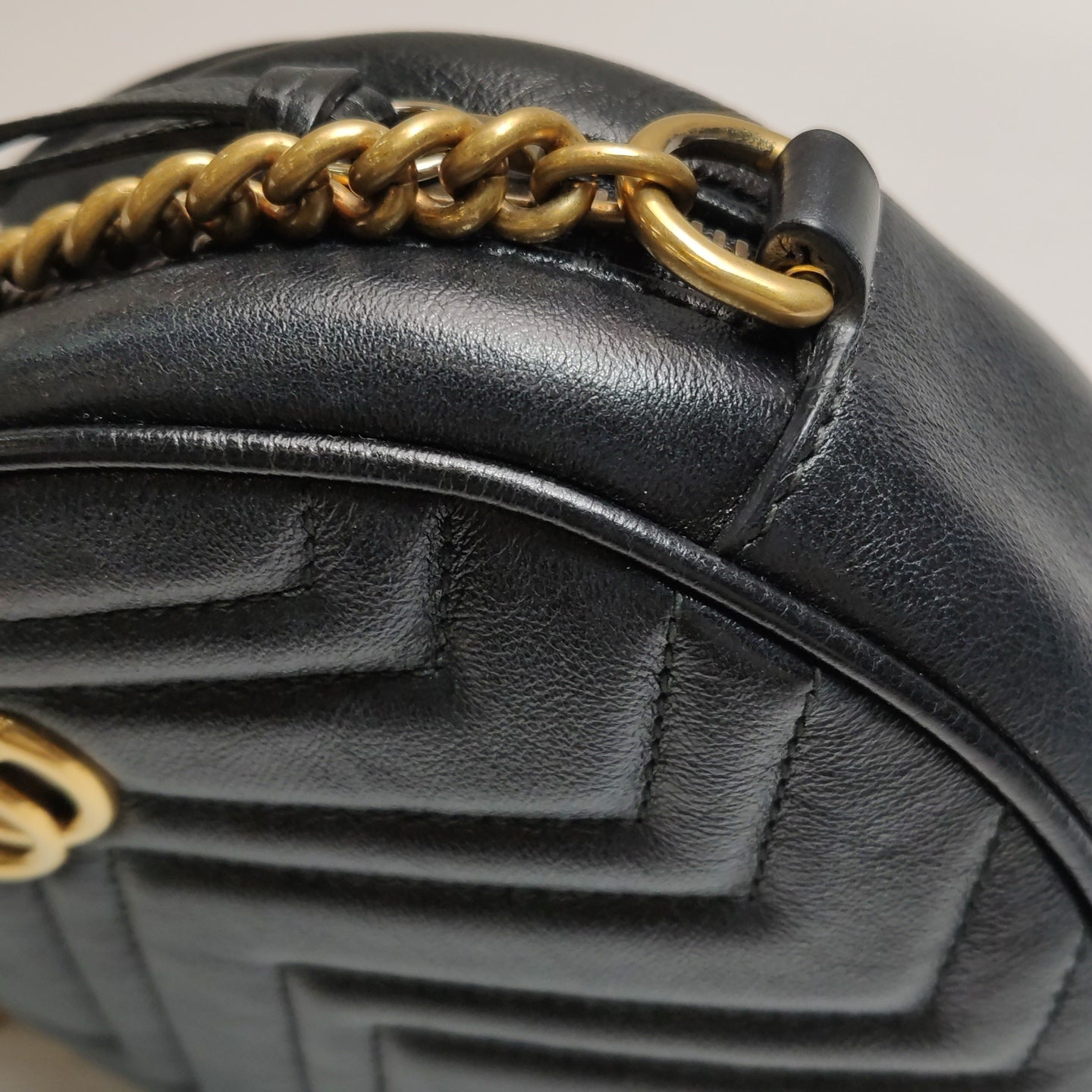 Gucci - GG Marmont Round Mini Bag - Leather - Black - (mini)