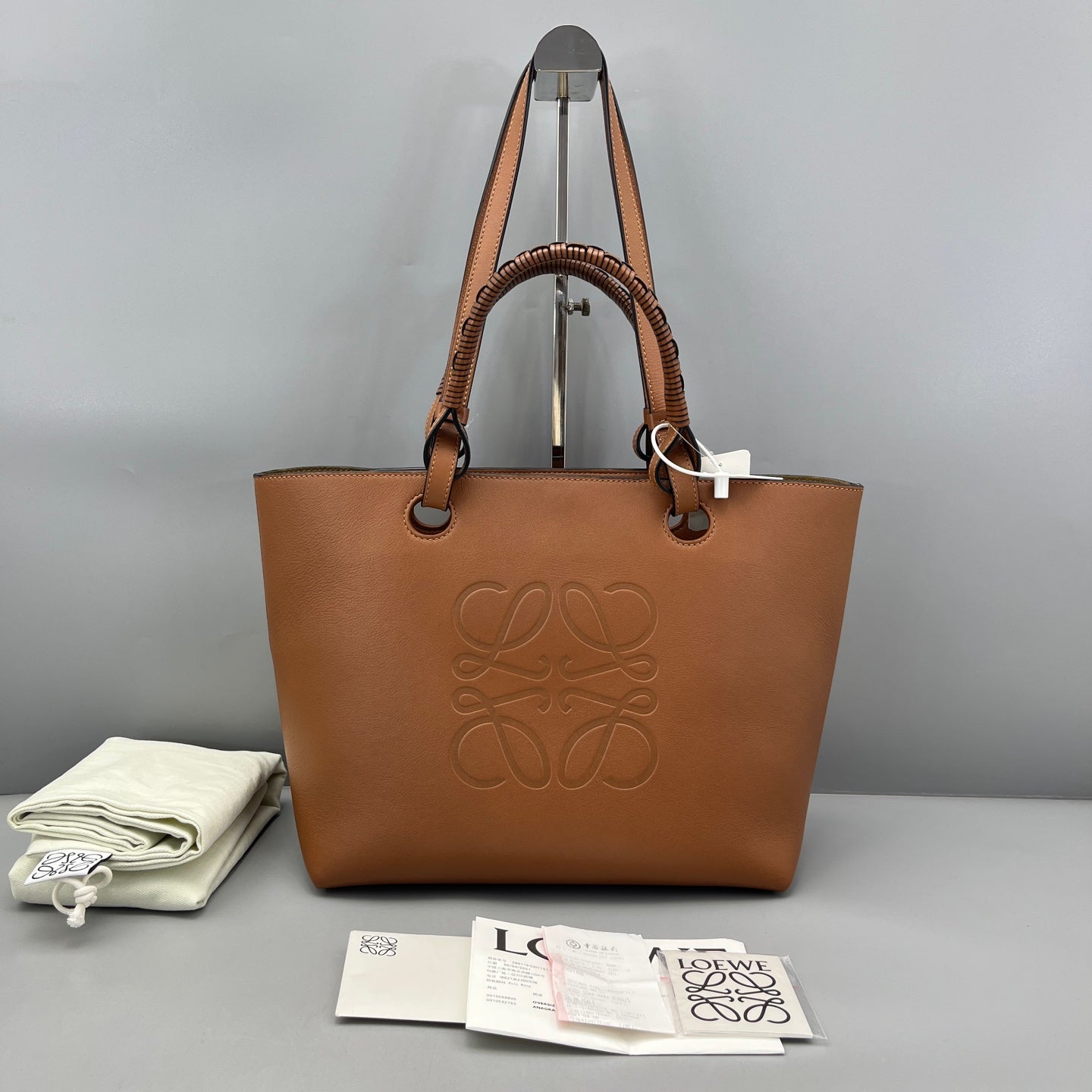 Loewe - Vertical Anagram Tote - Leather - Brown - (medium)