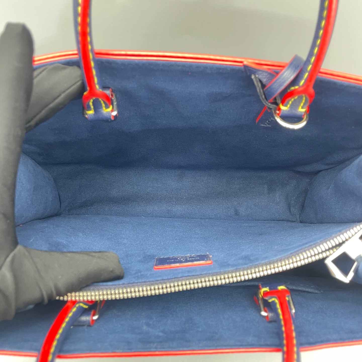 Louis Vuitton - Twist Tote - Epi leather - Blue - (medium)