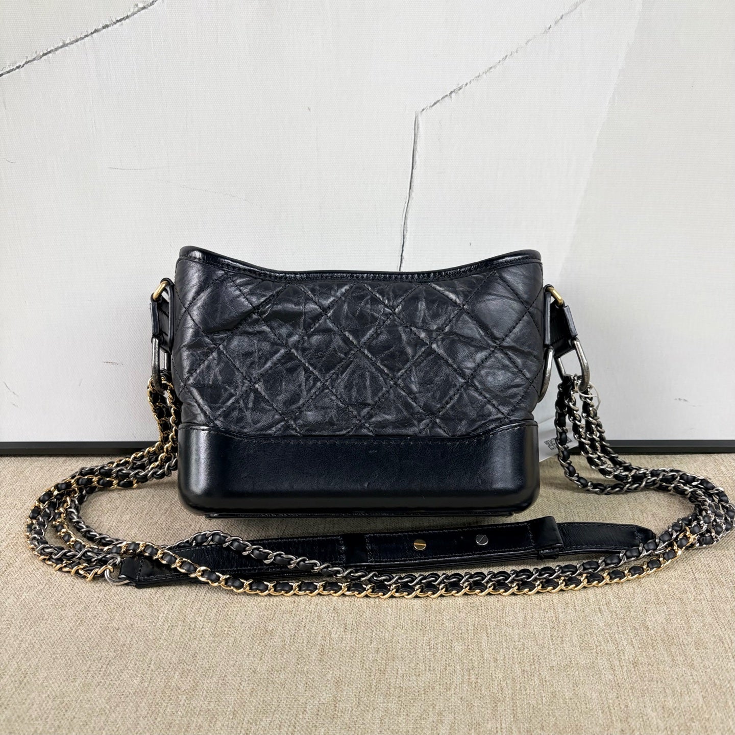 Chanel - Gabrielle Hobo Bag Small - Wrinkled cowhide leather - Black - (Small)