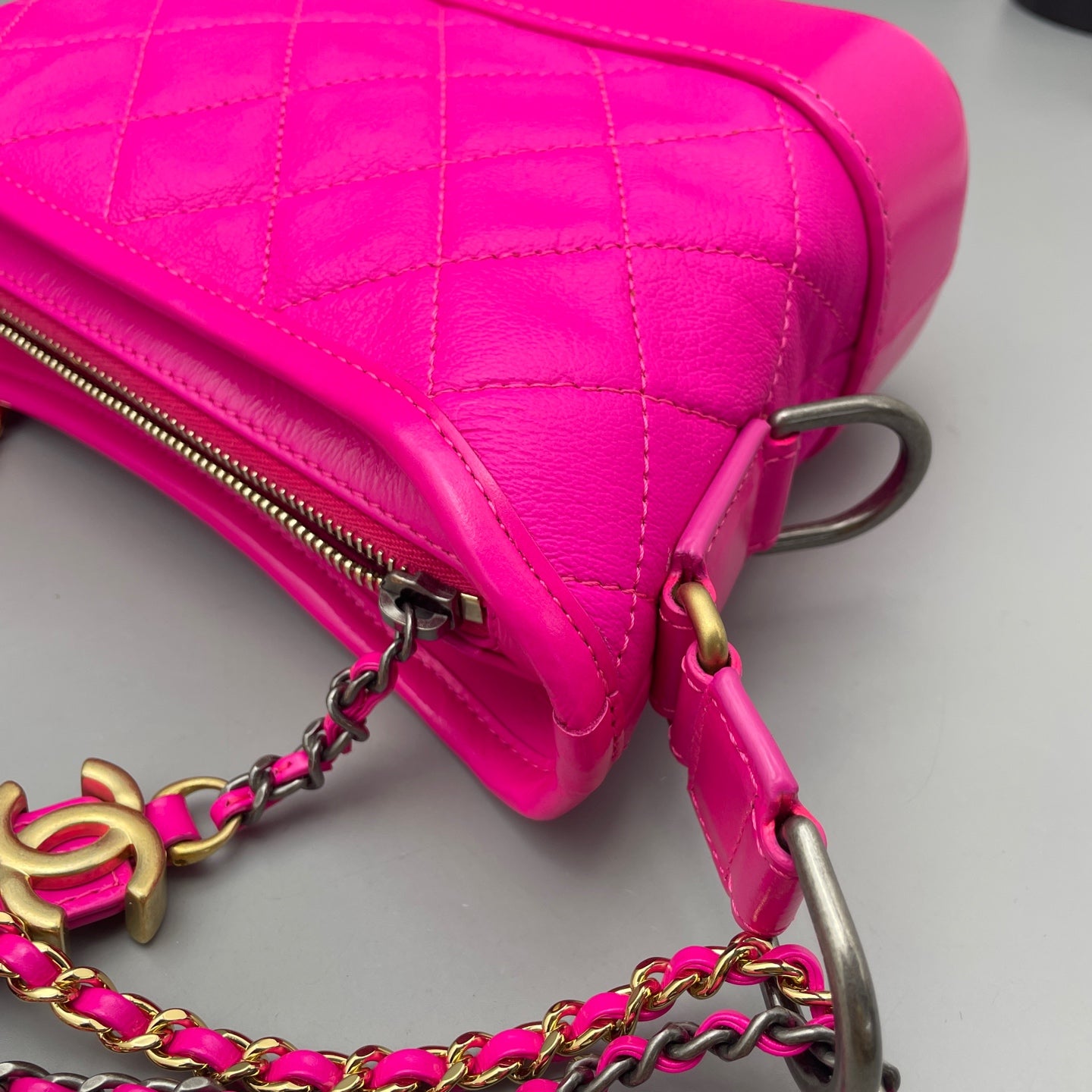 Chanel - Gabrielle Hobo Bag Small - Aged calfskin leather and smooth calfskin leather - Rose Red with Mixed-Tone Hardware - (small)