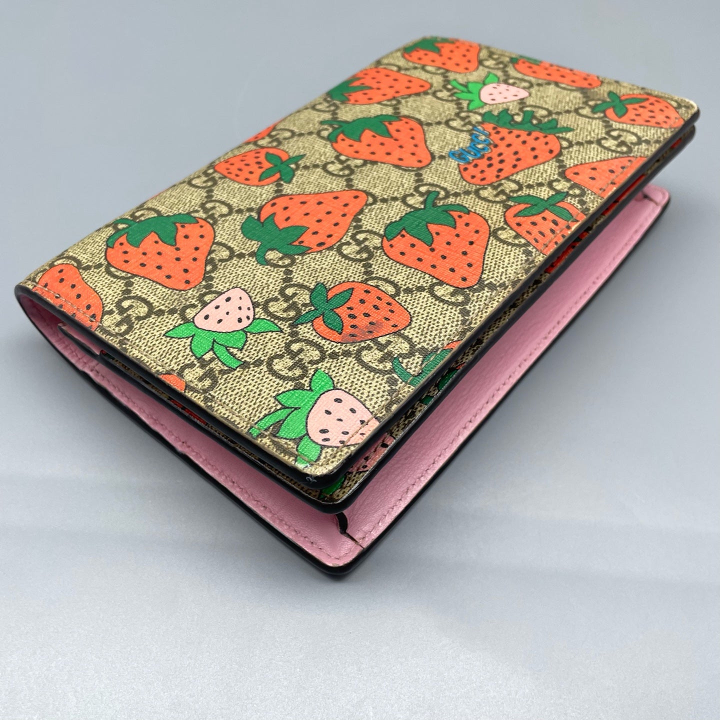 Gucci - Strawberry Print GG Supreme Wallet on Chain - GG Supreme coated canvas with leather trim and interior - Multicolour - (Mini)