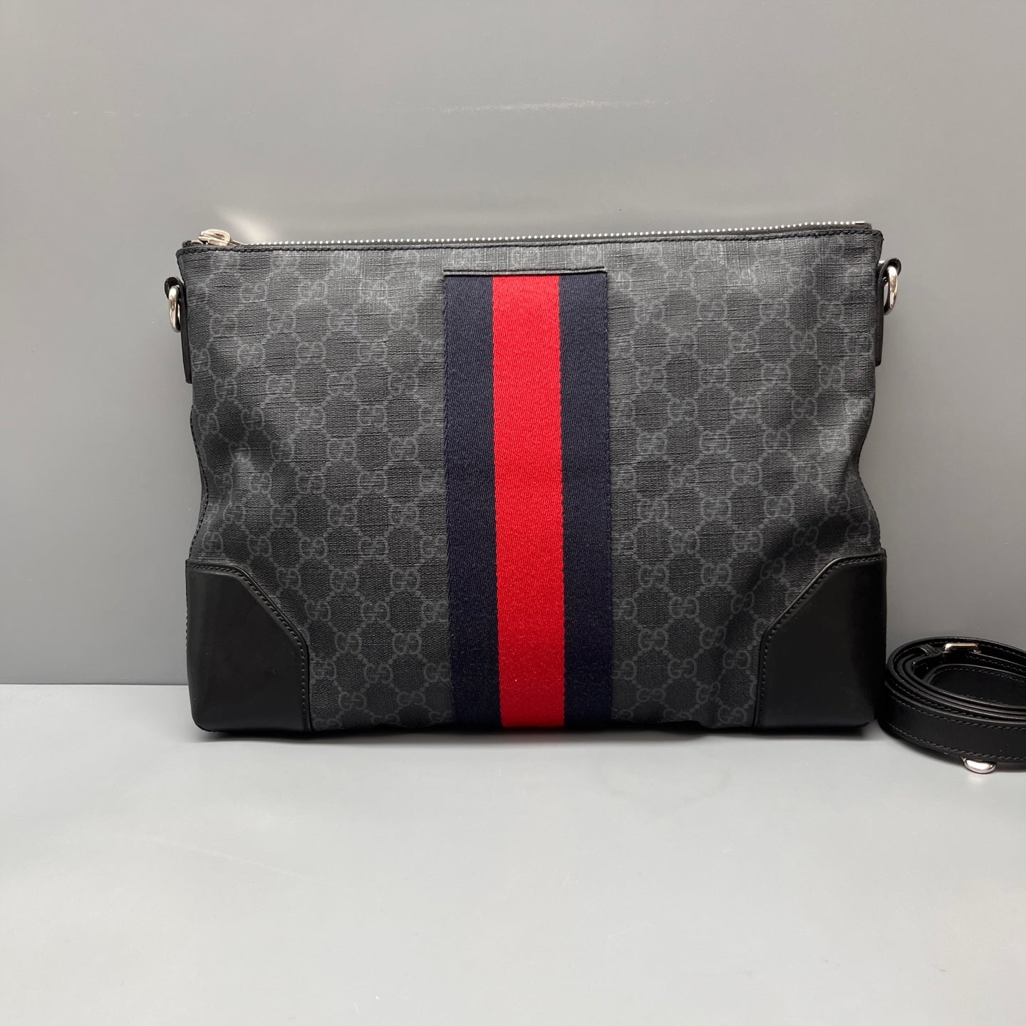 Gucci - GG Supreme Messenger Bag - GG Supreme canvas with leather trim and fabric - Black - (medium)