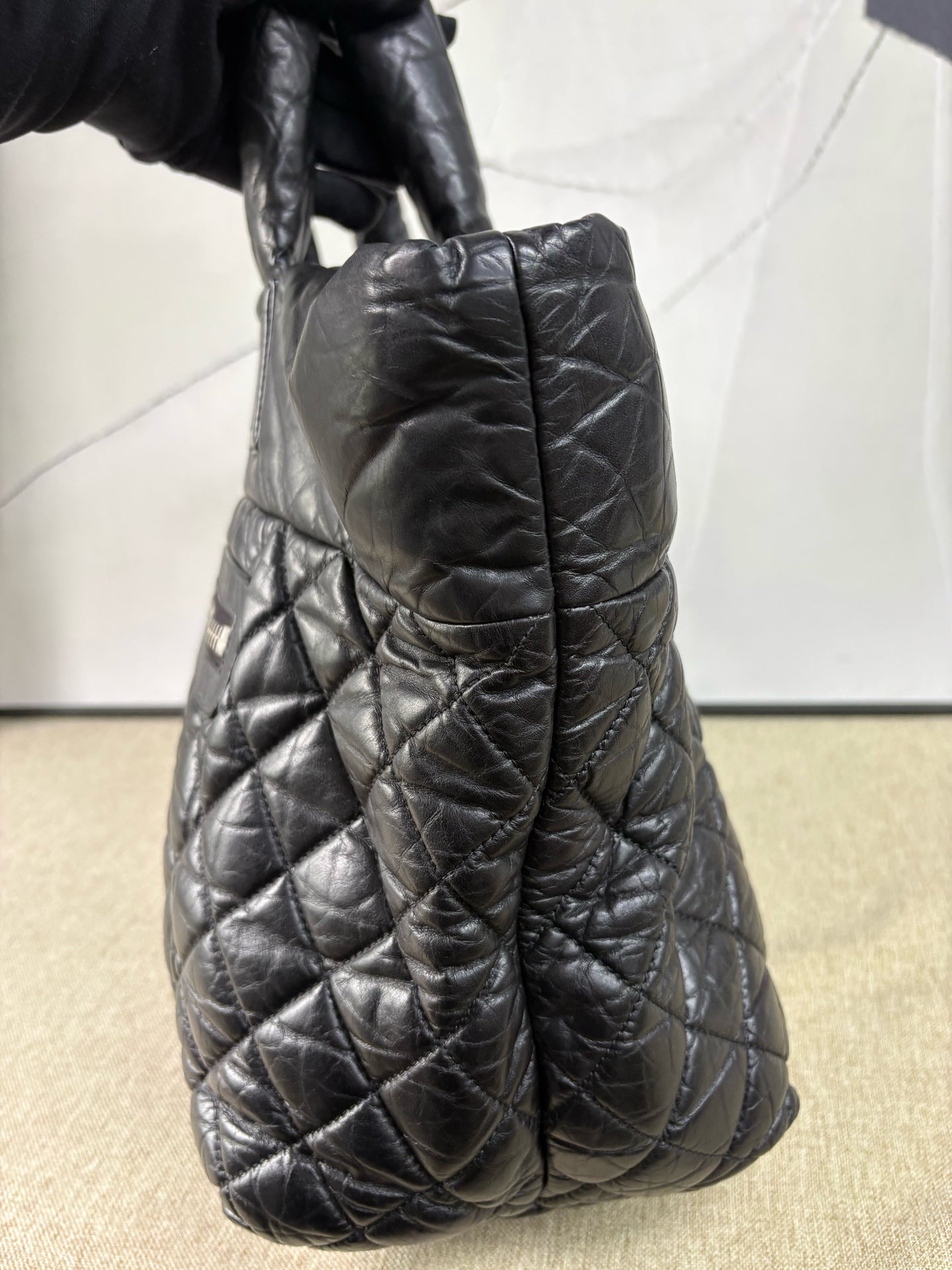 Chanel - Cocoon Puffer Tote - Oiled Waxed Calfskin Leather - Black - (Medium)