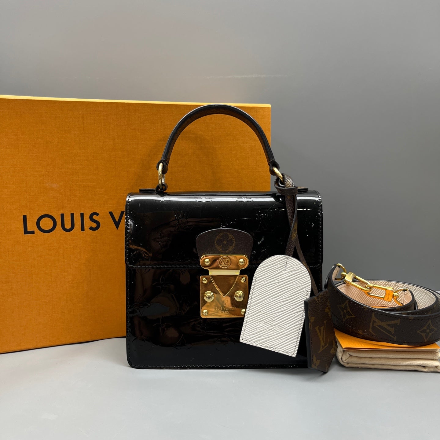 Louis Vuitton - Spring Street Messenger Bag - Patent leather - Black - (mini)