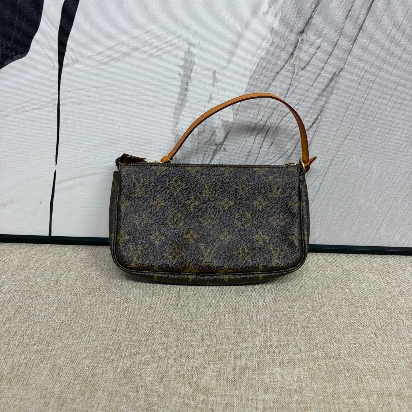 Louis Vuitton - Pochette Accessoires - Monogram coated canvas with Vachetta leather trim - Brown - (mini)