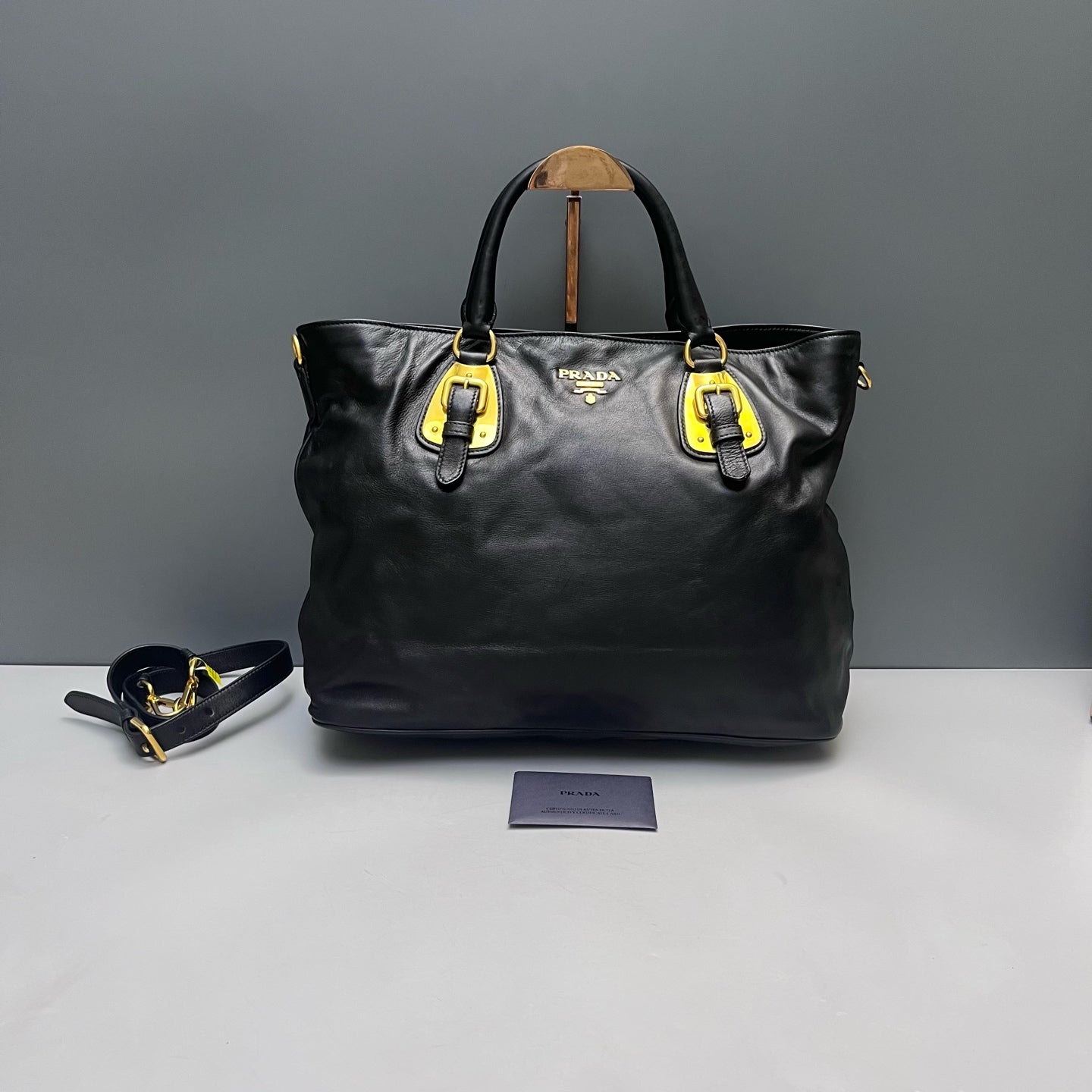Prada - Soft Leather Tote Bag - Leather - Black - (large)