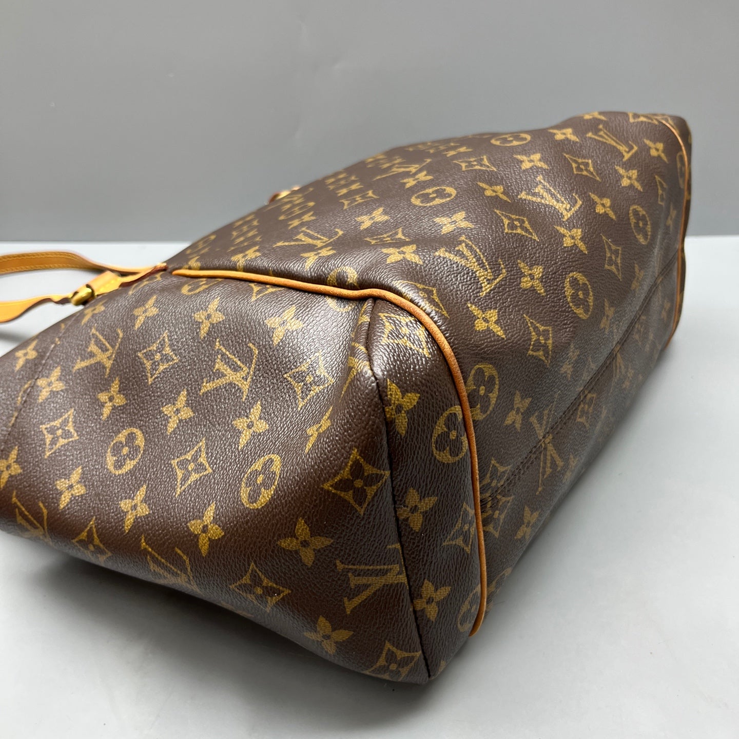 Louis Vuitton - Totally - Monogram coated canvas with natural vachetta leather trim - Brown - (medium)
