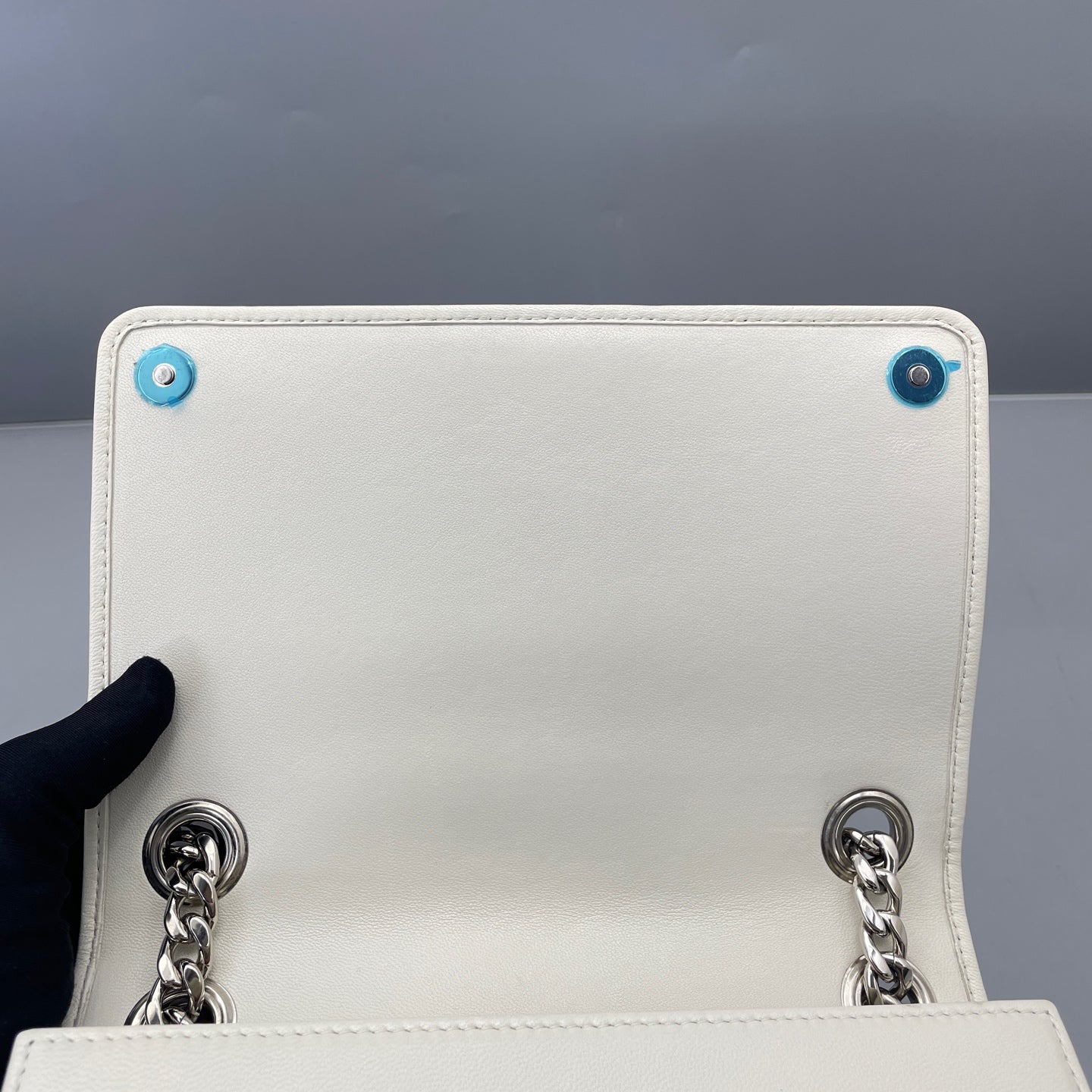 Miu Miu - Matelassé Pearl Chain Shoulder Bag - Lambskin leather - White - (small)