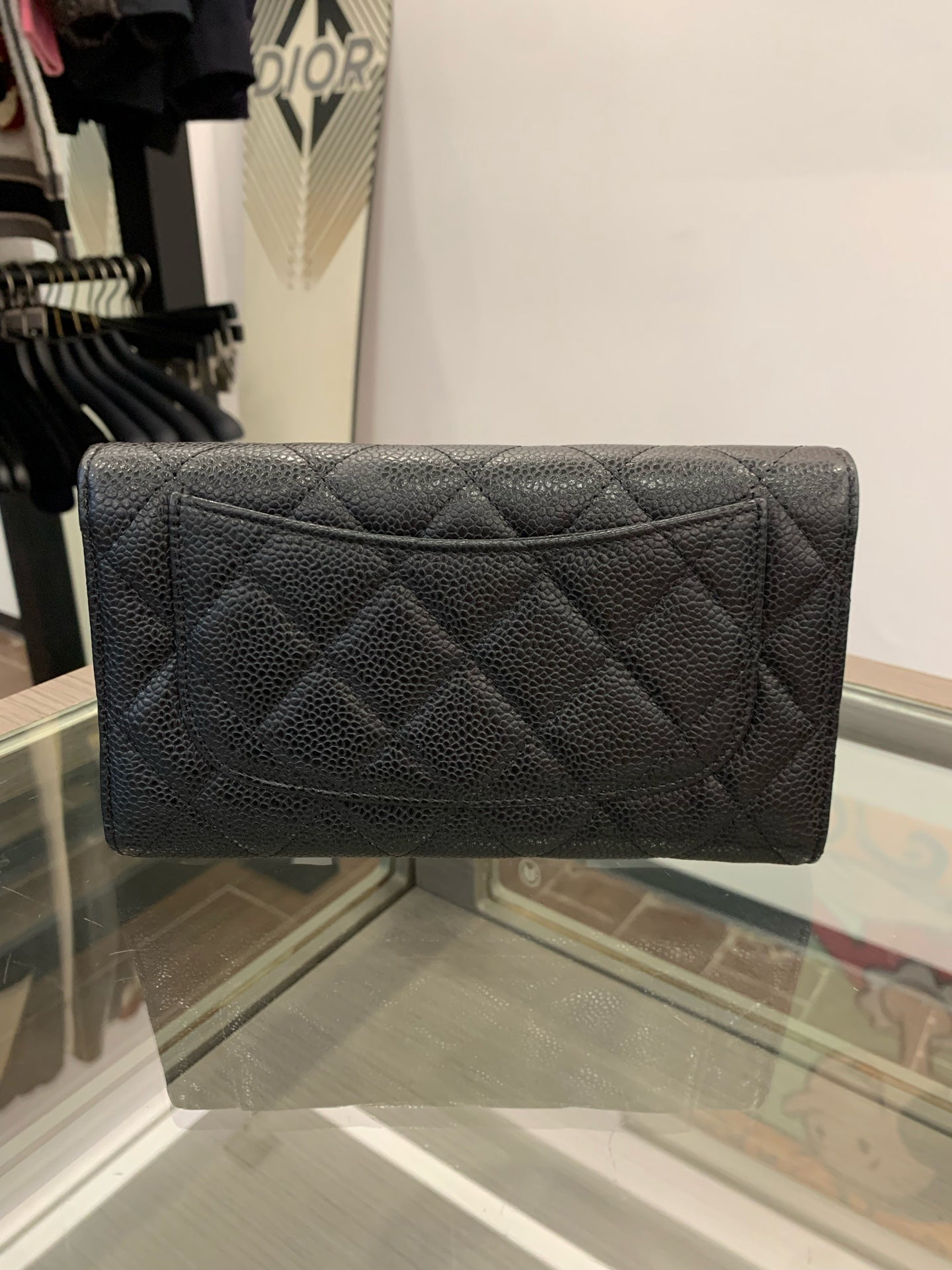 Chanel - Classic Flap Tri-Fold Wallet - Caviar leather - Black with Gold-Tone Hardware - (Medium)