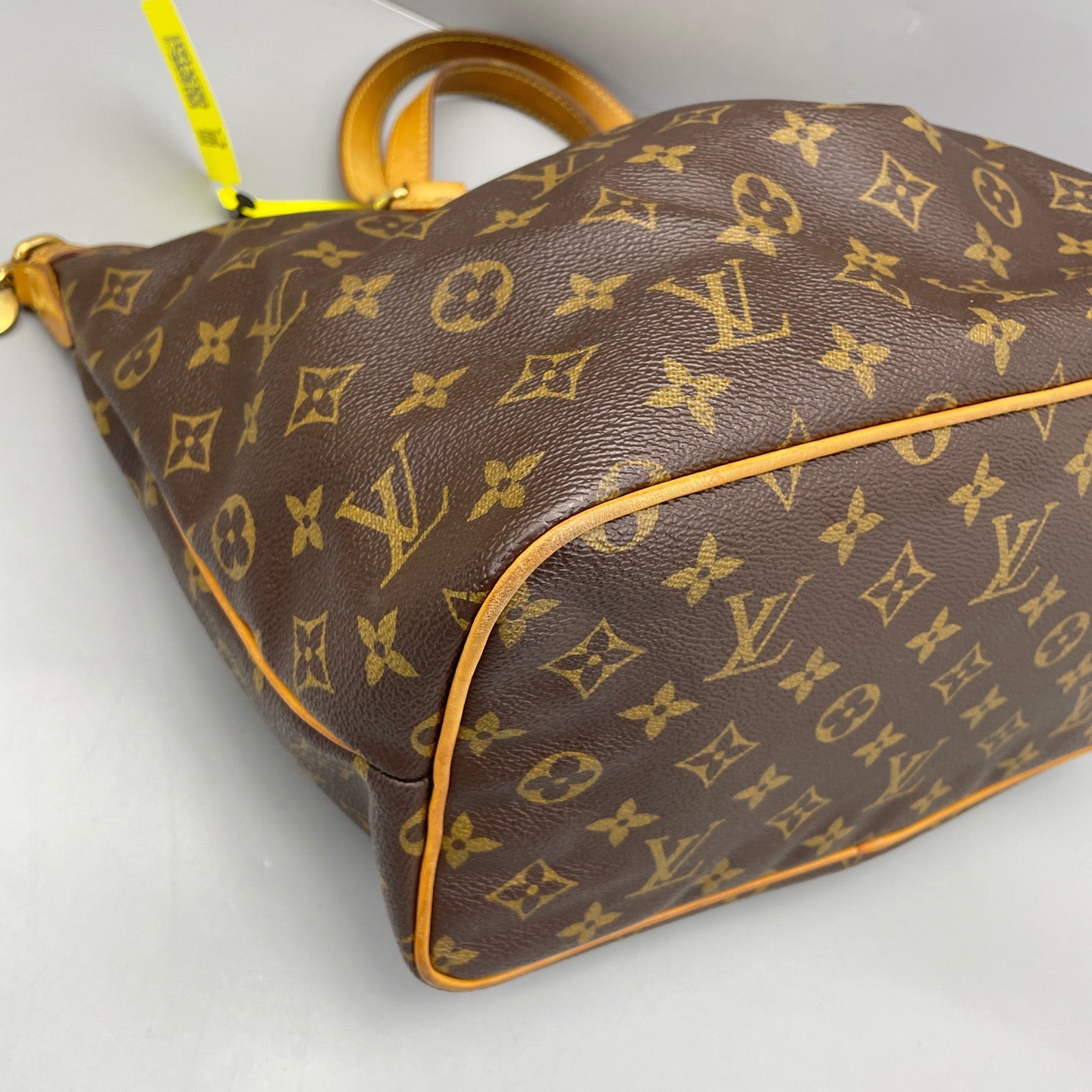 Louis Vuitton - Paramount Small (PM) - Monogram coated canvas with Vachetta leather trim - Brown - (small)