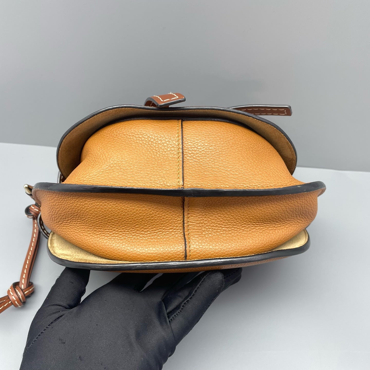 Loewe - Gate Small Saddle Bag - Grained calfskin leather - Caramel with contrasting brown accents - (Small)
