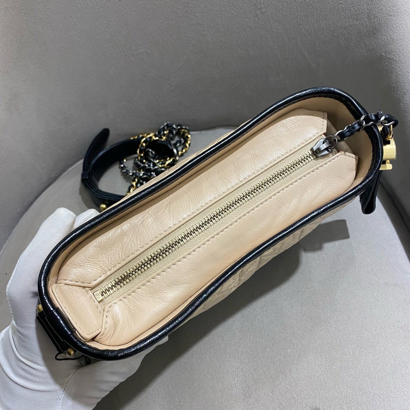 Chanel - Gabrielle Hobo Bag - Aged calfskin leather and smooth calfskin leather - Beige and Black - (small)