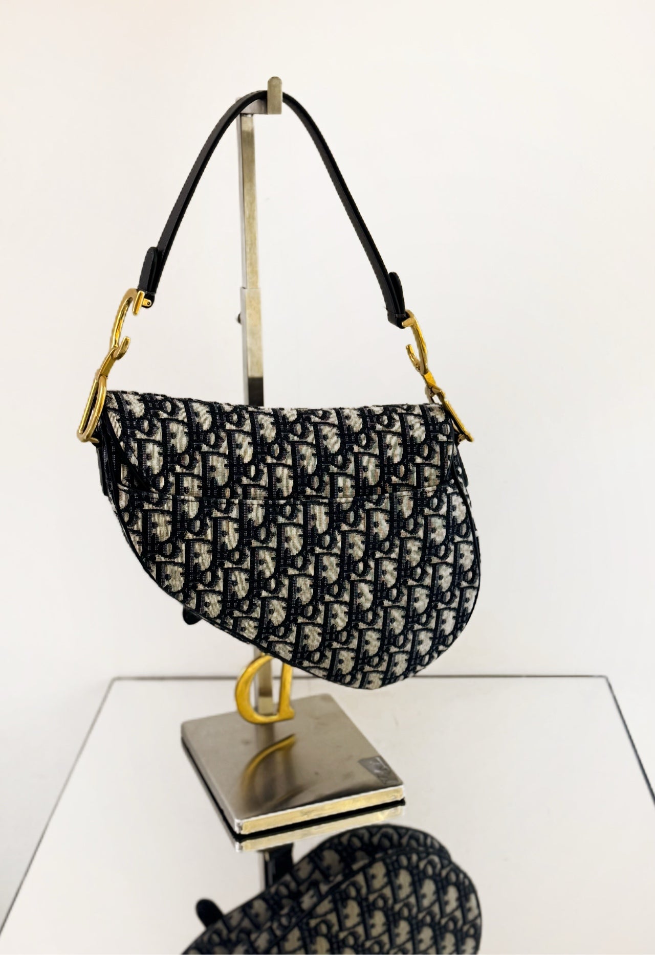 Dior - Saddle Bag - Dior Oblique Jacquard Canvas with Leather Trim - Navy Blue and Beige - (Medium)