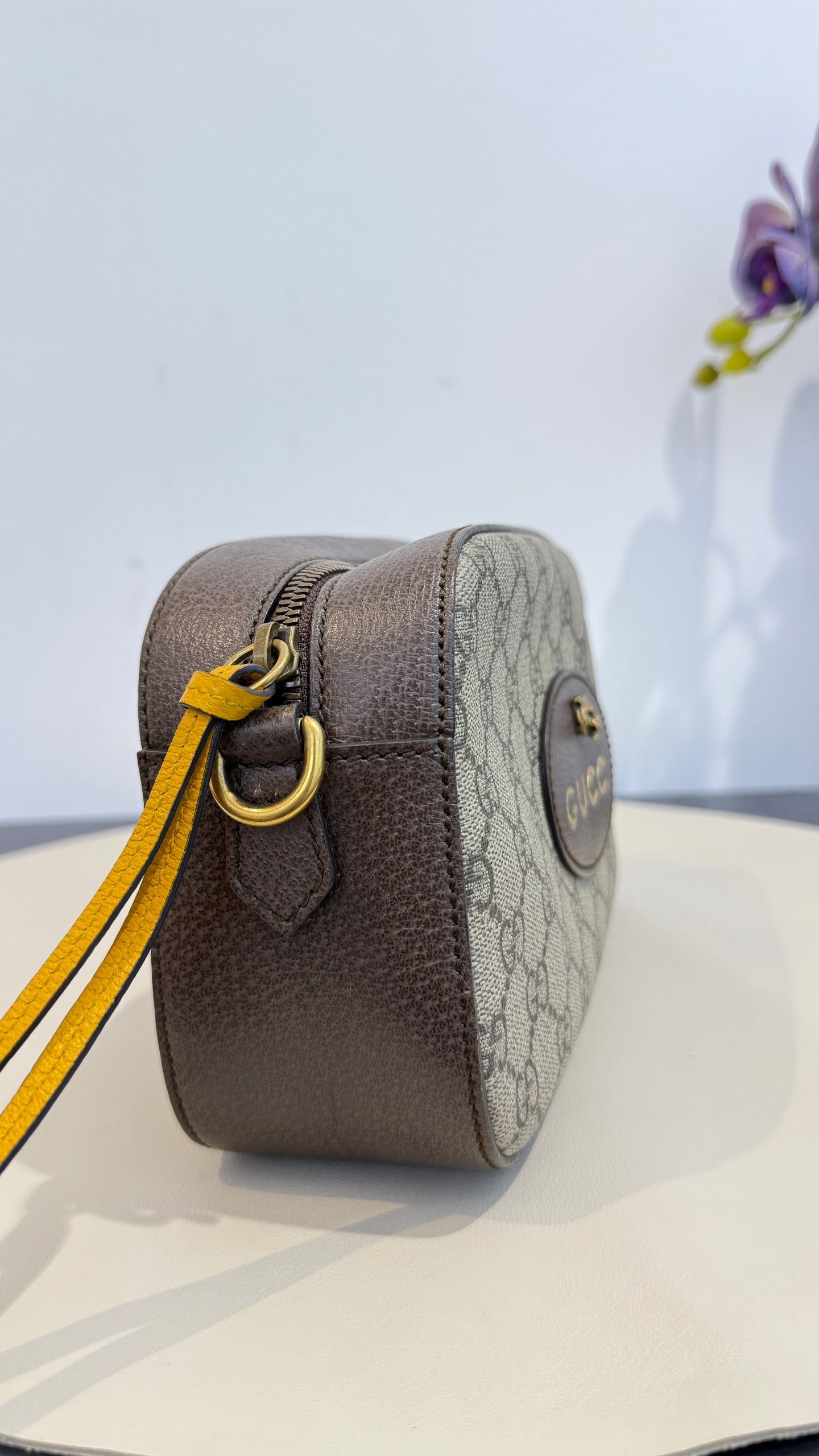Gucci - Tiger Head Camera Bag - GG Supreme coated canvas with pebbled leather trim - Brown - (Small)