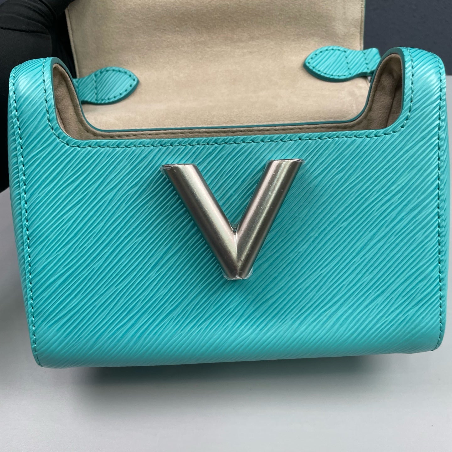 Louis Vuitton - Twist Bag (Small) - Epi leather - Teal with Silver-Tone Hardware - (Small)