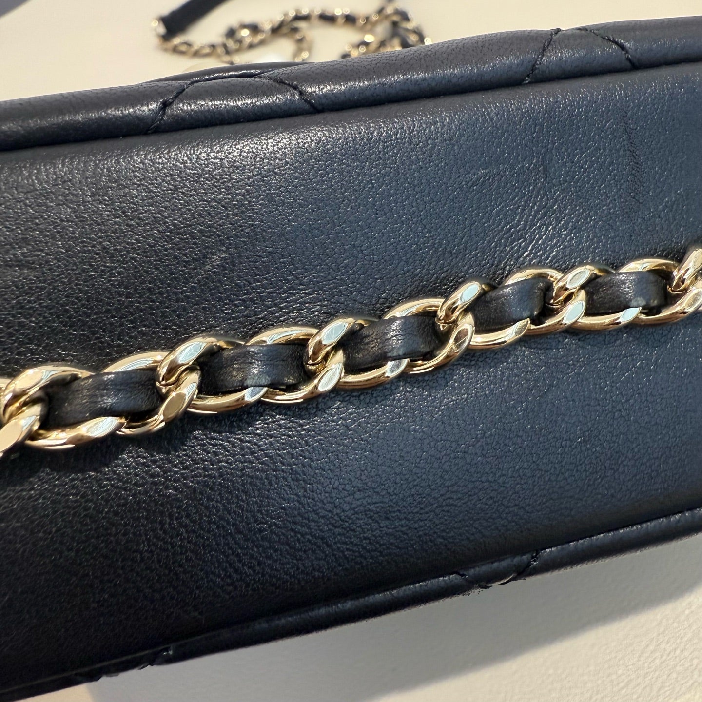 Chanel - Mini Classic Flap Bag with Pearl Chain - Lambskin leather - Black - (mini)