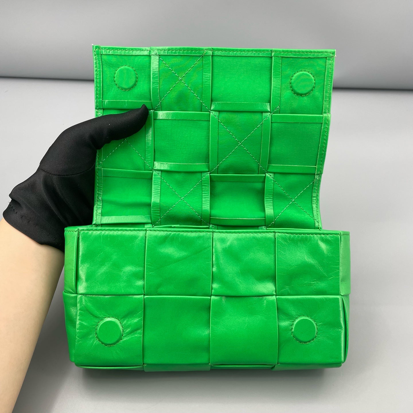 Bottega Veneta - Padded Cassette Bag - Leather - Green - (mini)