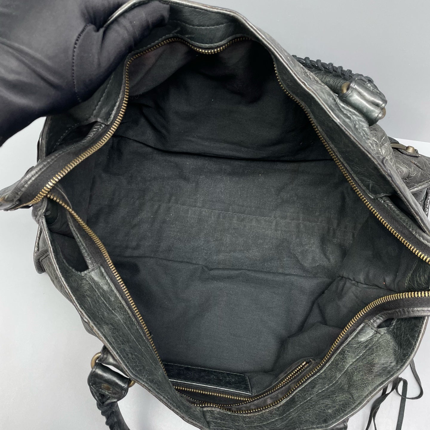 Balenciaga - City Bag - Distressed lambskin leather - Deep Grey - (large)