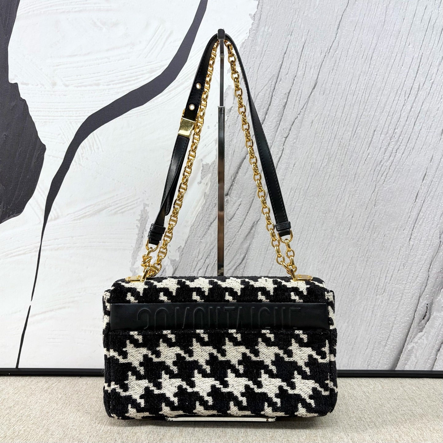 Dior - Caro Houndstooth Chain Bag - Tweed with Leather trim - Multicolour (Black and White) with Gold-Tone Hardware - (Medium)