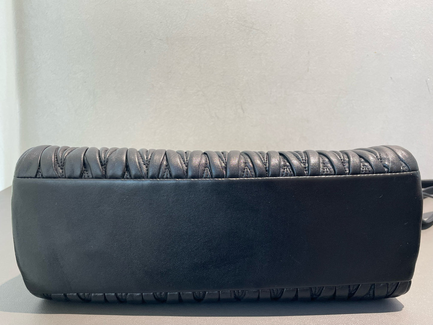 Miu Miu - Classic Bowling Bag - Lambskin leather - Black - (Medium)