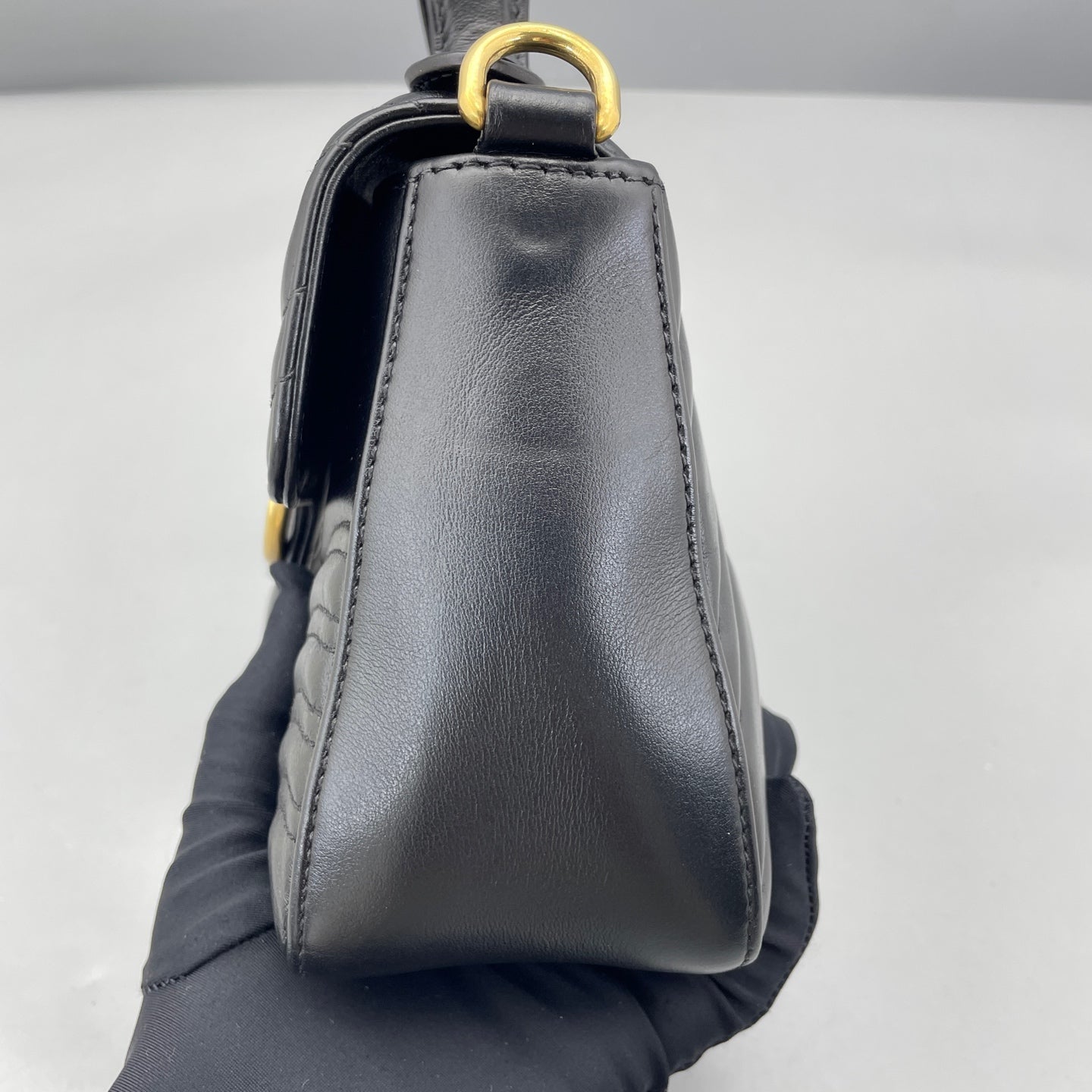 Gucci - GG Marmont Mini Top Handle Messenger Bag - Leather - Black - (mini)