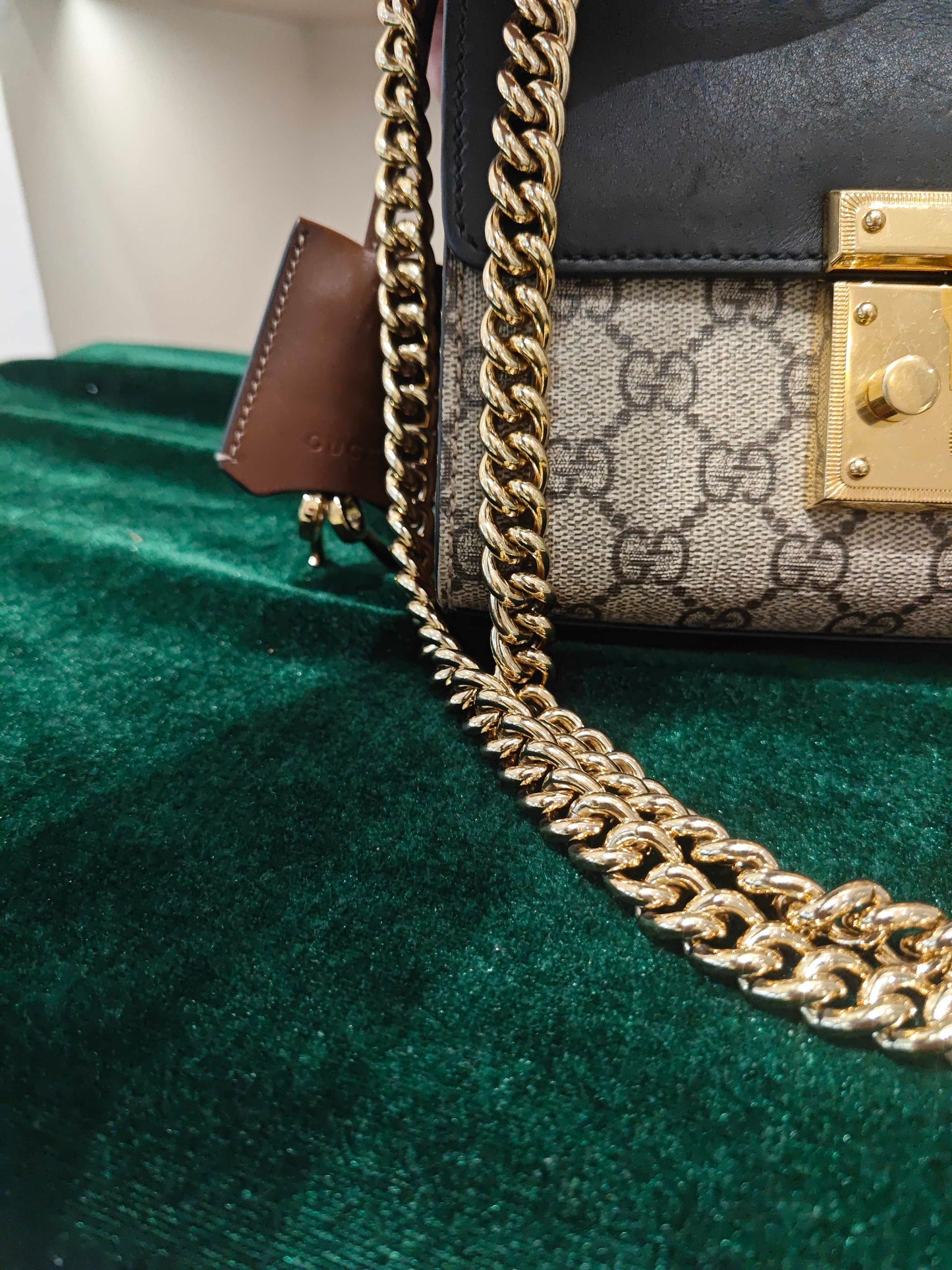 Gucci - Padlock Small Shoulder Bag - GG Supreme canvas with leather trim - Beige and Black - (small)