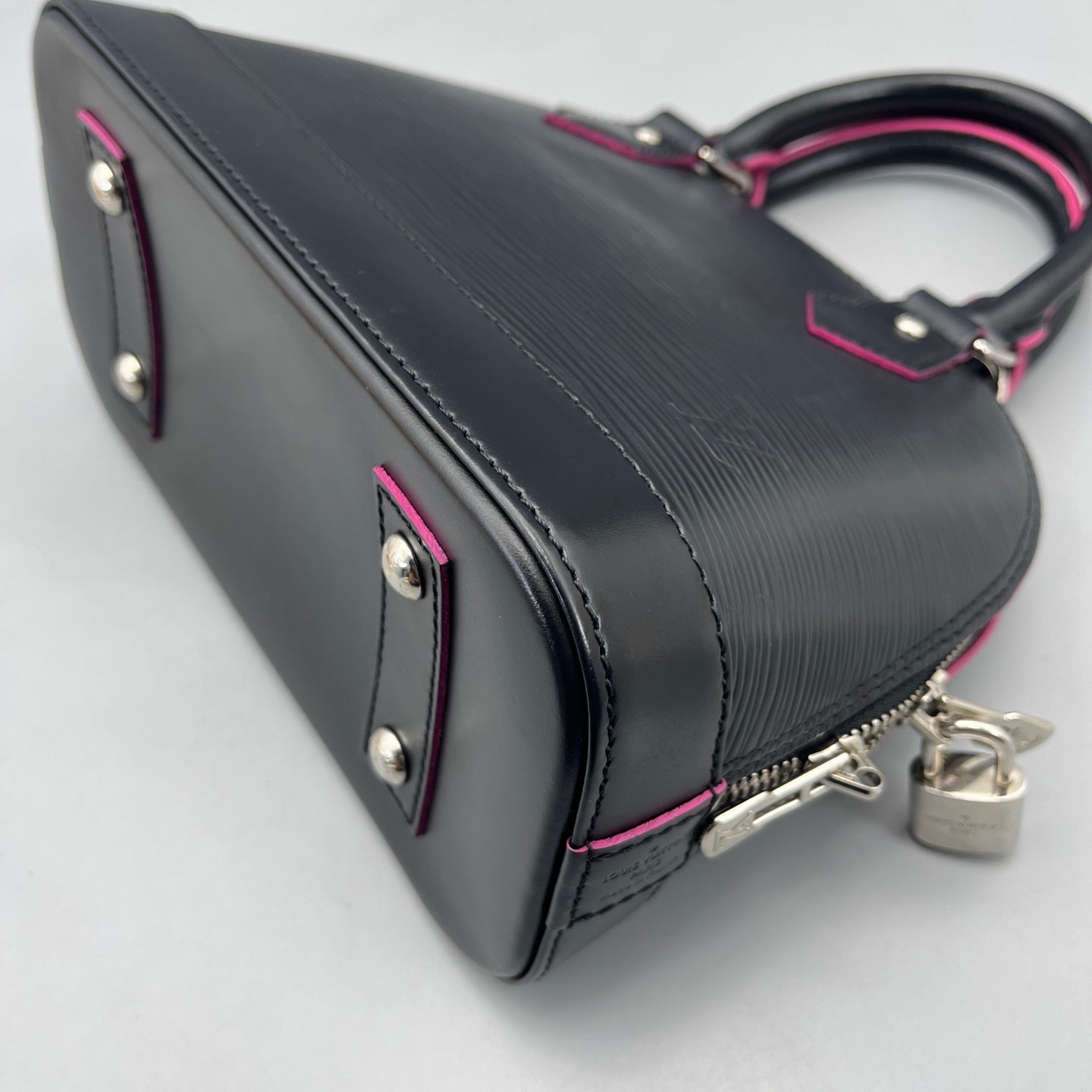 Louis Vuitton - Alma BB - Epi leather - Black - (Mini)