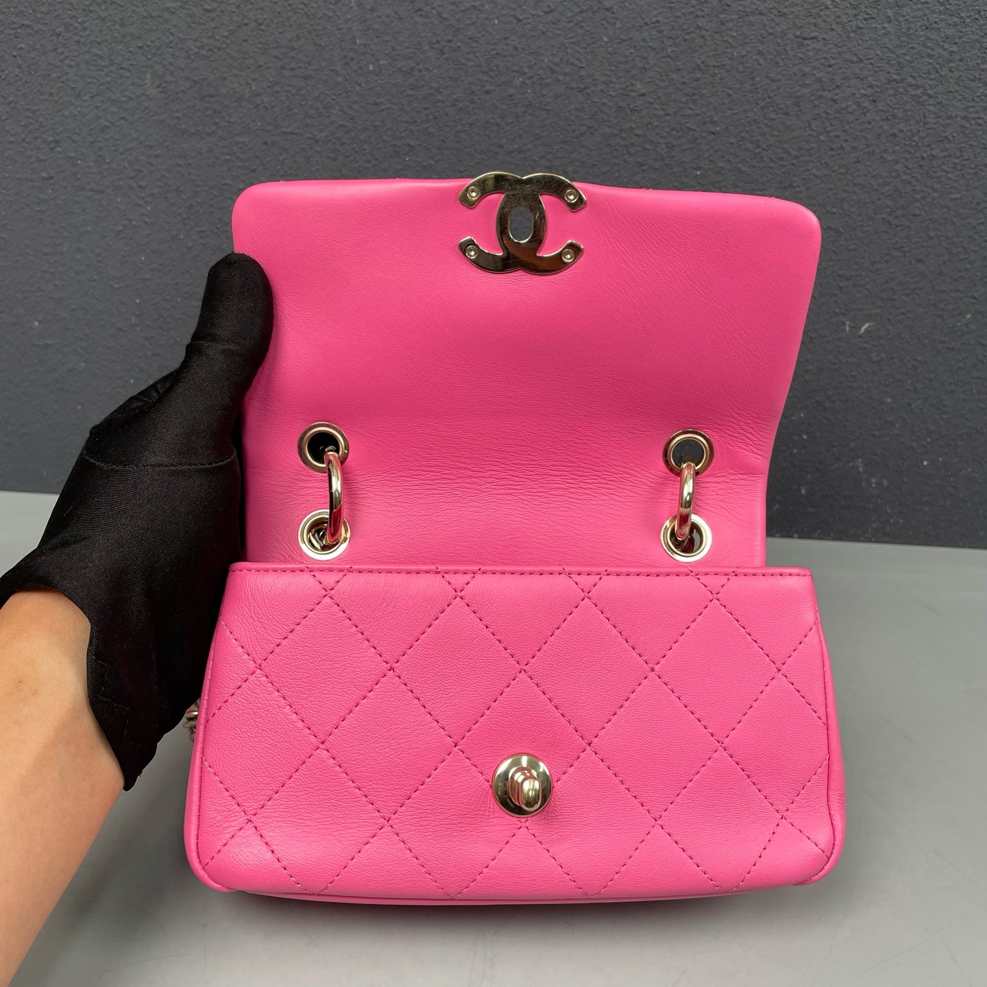 Chanel - Classic Flap Mini (Large Rectangular) - Lambskin leather - Pink - (mini)
