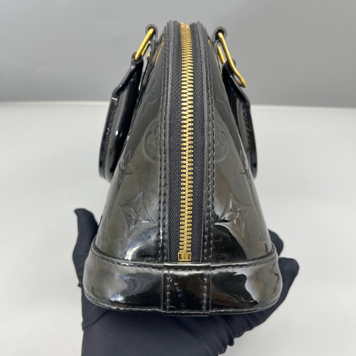 Louis Vuitton - Alma BB - Patent leather - Black - (mini)