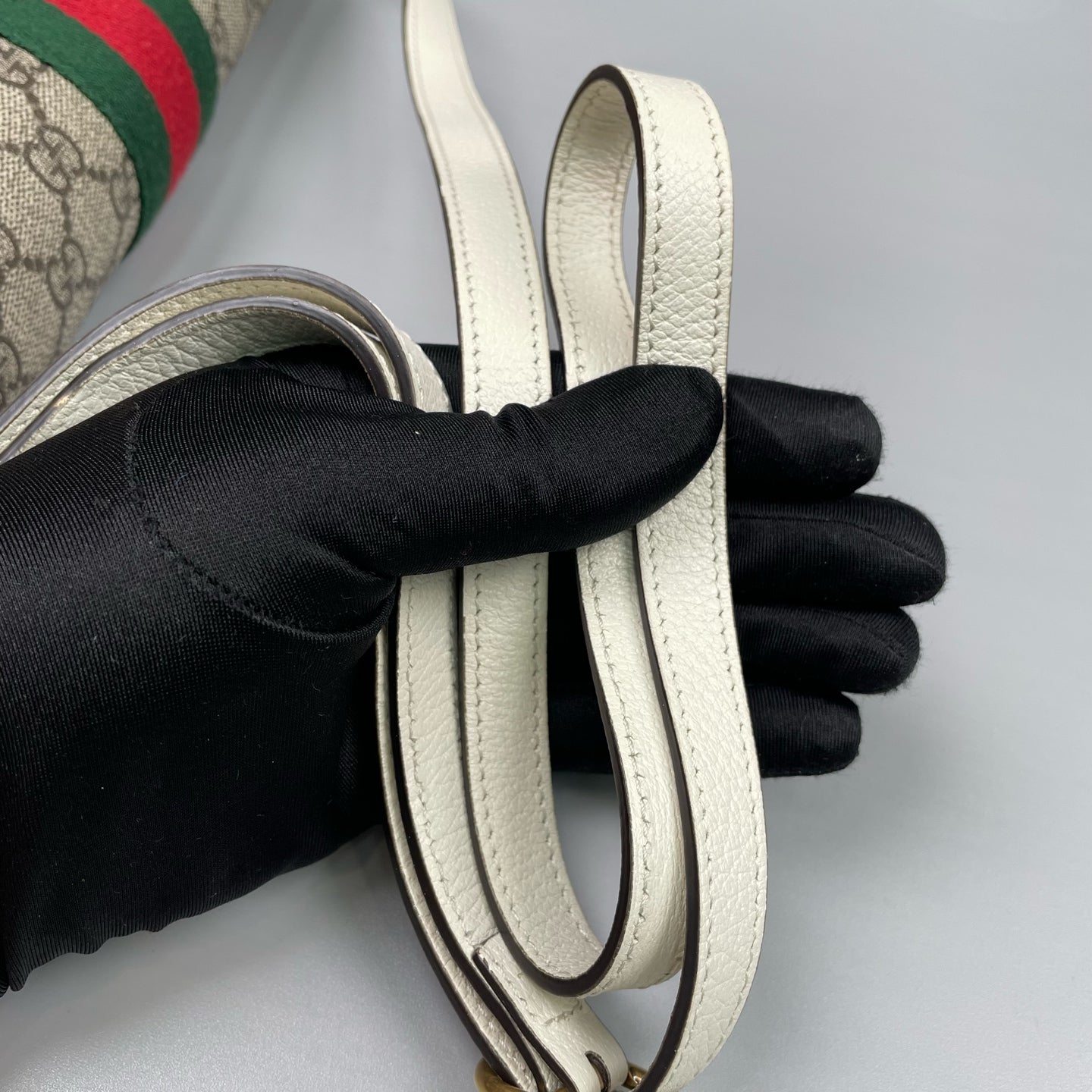 Gucci - Queen Margaret Bee Messenger Bag - GG Supreme coated canvas with grained leather trim - Beige and White with Red/Green Web Stripe - (medium)